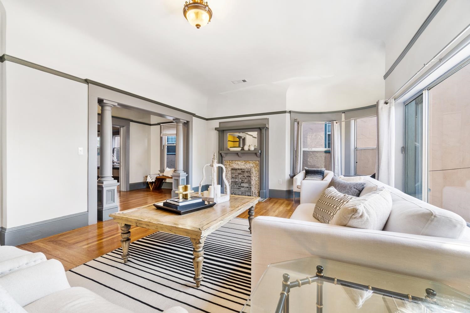 Detail Gallery Image 7 of 27 For 548 37th St, Oakland,  CA 94609 - – Beds | – Baths