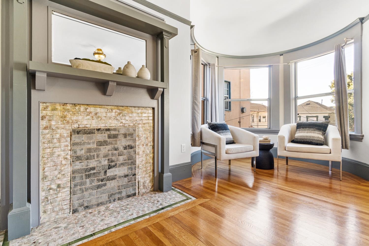 Detail Gallery Image 8 of 27 For 548 37th St, Oakland,  CA 94609 - – Beds | – Baths