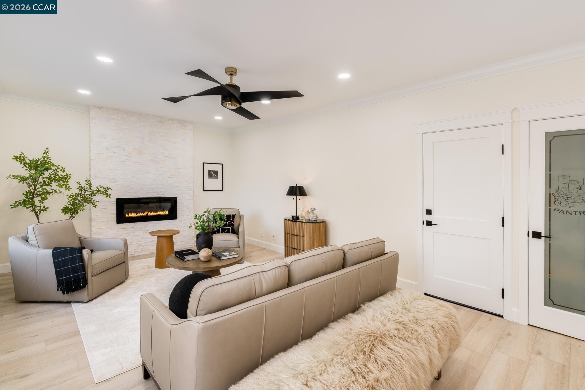 Detail Gallery Image 10 of 33 For 4847 Golden Road, Pleasanton,  CA 94566 - 4 Beds | 3 Baths