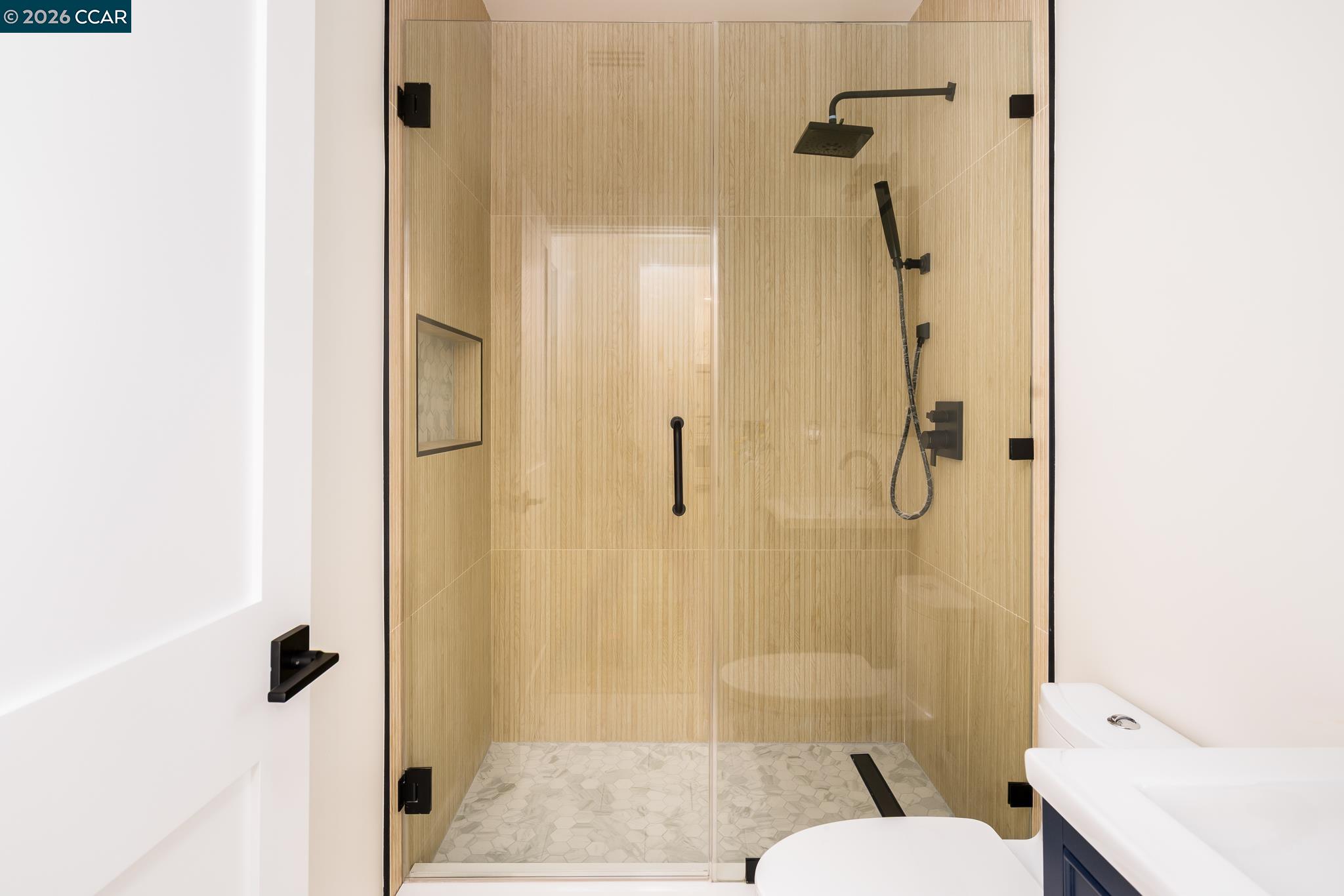 Detail Gallery Image 16 of 33 For 4847 Golden Road, Pleasanton,  CA 94566 - 4 Beds | 3 Baths