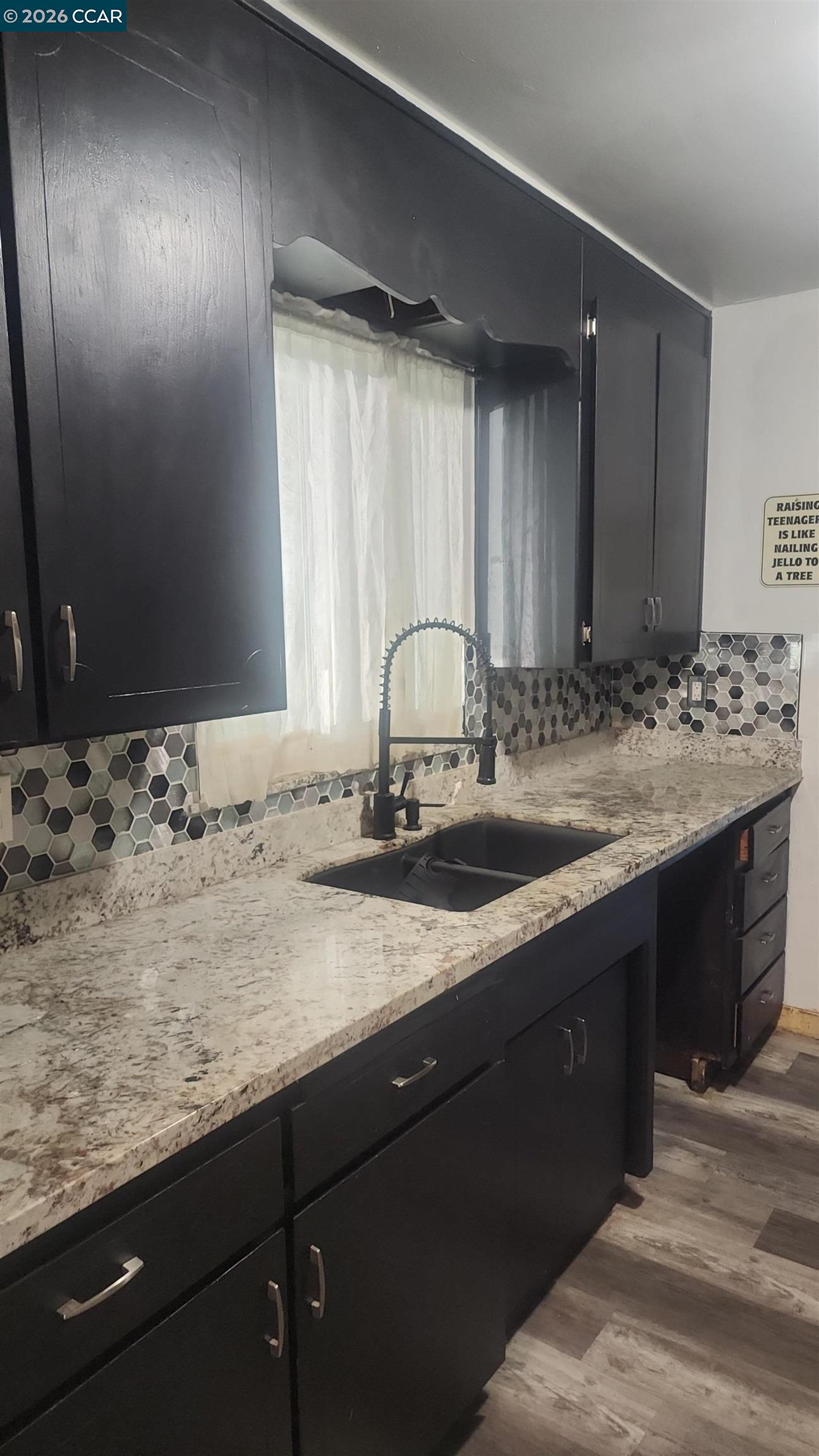 Detail Gallery Image 4 of 7 For 409 E 13th St, Antioch,  CA 94509 - 3 Beds | 2 Baths