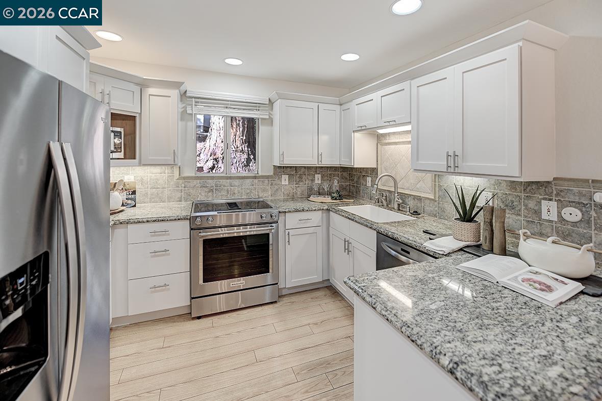 Front Image Thumbnail for CC41122671