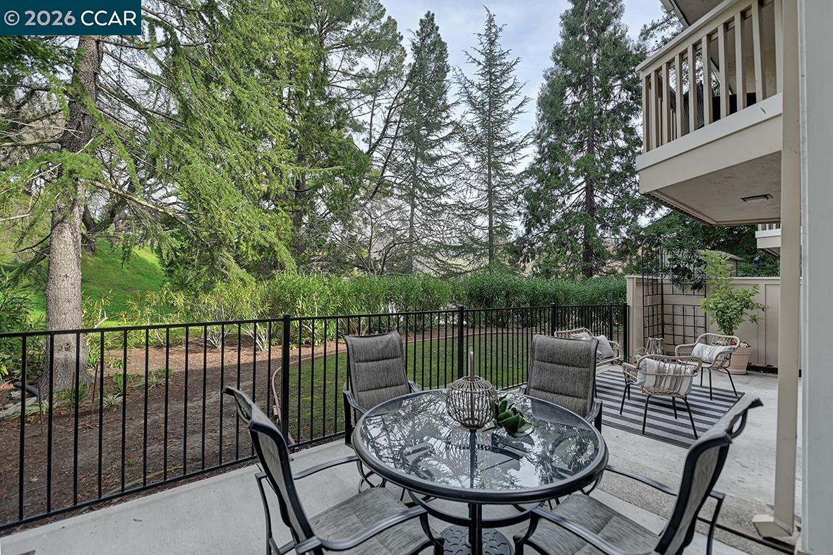 Detail Gallery Image 11 of 60 For 3437 Tice Creek Dr #1,  Walnut Creek,  CA 94595 - 3 Beds | 2 Baths