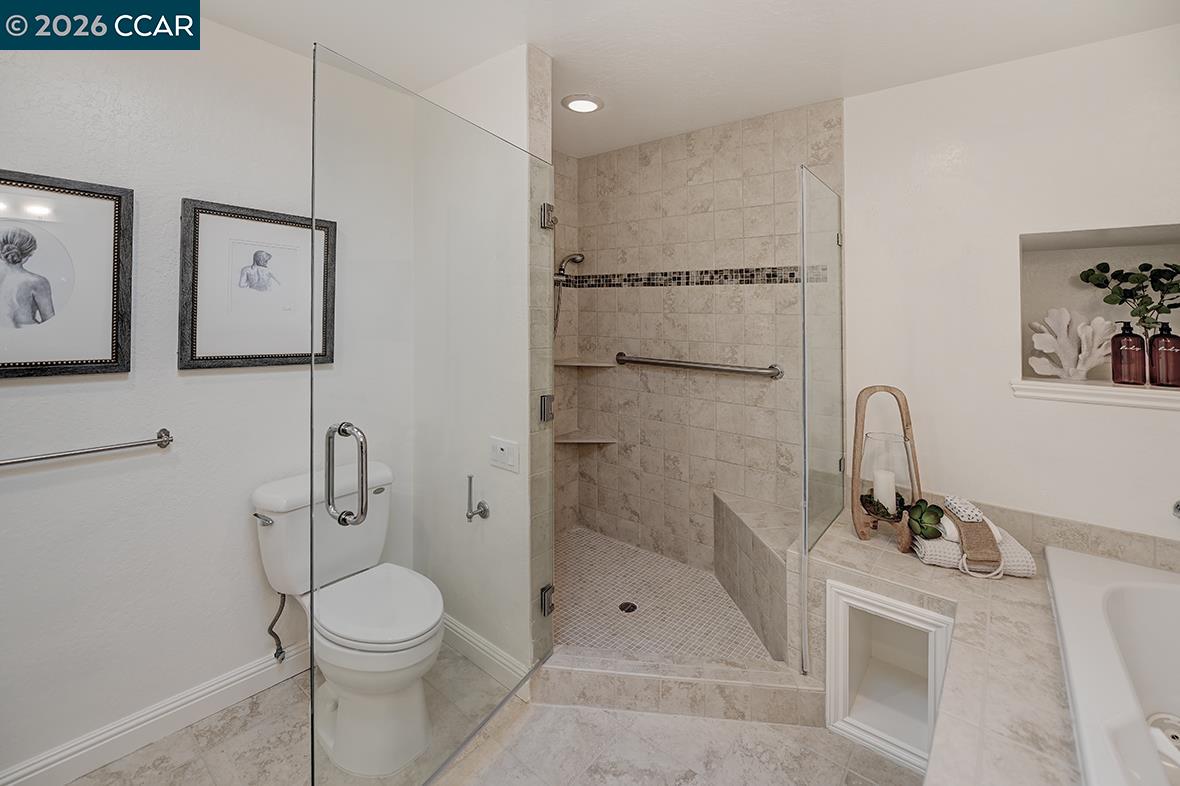 Detail Gallery Image 28 of 60 For 3437 Tice Creek Dr #1,  Walnut Creek,  CA 94595 - 3 Beds | 2 Baths