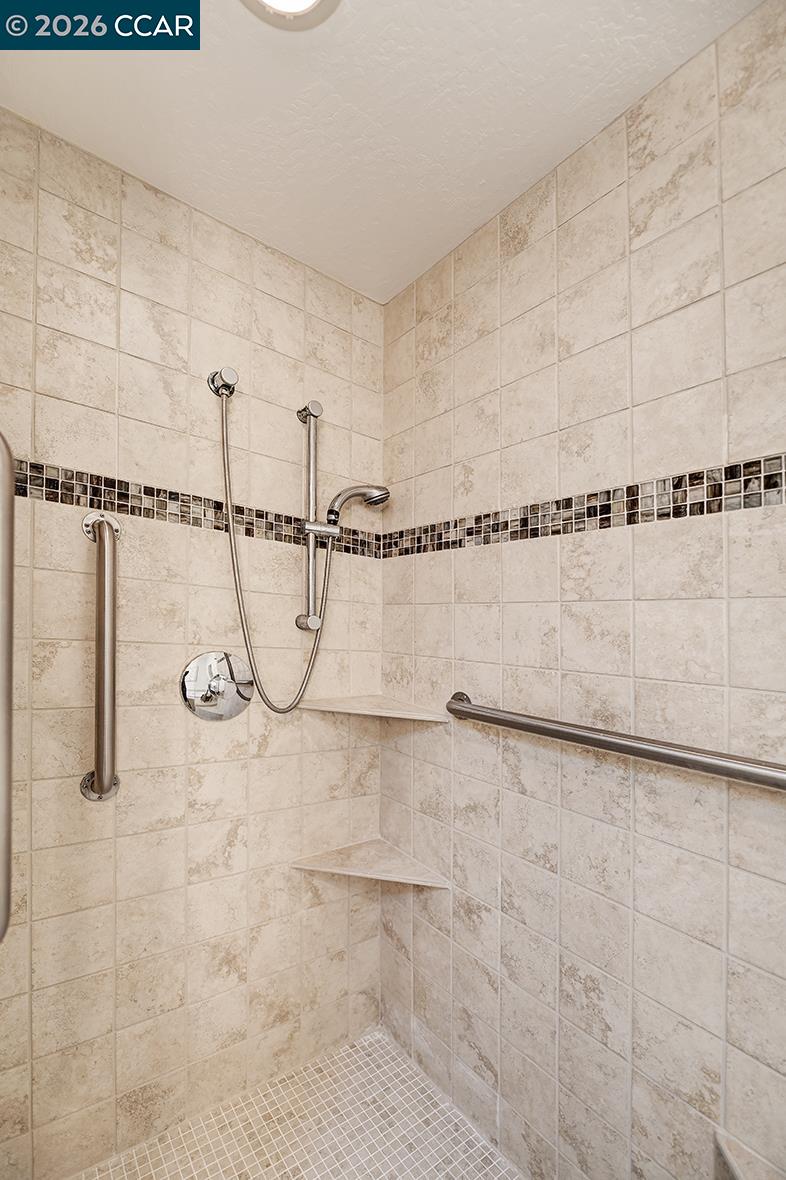 Detail Gallery Image 29 of 60 For 3437 Tice Creek Dr #1,  Walnut Creek,  CA 94595 - 3 Beds | 2 Baths