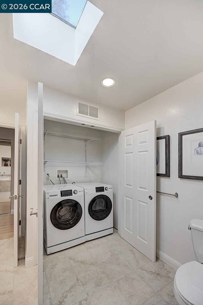 Detail Gallery Image 30 of 60 For 3437 Tice Creek Dr #1,  Walnut Creek,  CA 94595 - 3 Beds | 2 Baths