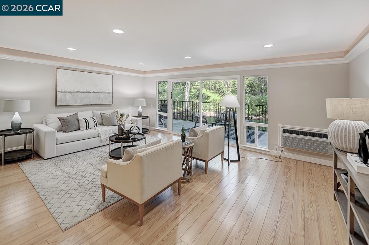 Detail Gallery Image 5 of 60 For 3437 Tice Creek Dr #1,  Walnut Creek,  CA 94595 - 3 Beds | 2 Baths