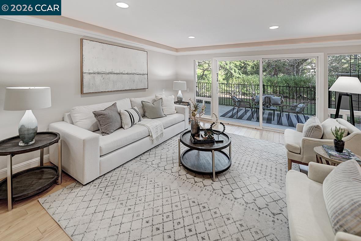 Detail Gallery Image 6 of 60 For 3437 Tice Creek Dr #1,  Walnut Creek,  CA 94595 - 3 Beds | 2 Baths