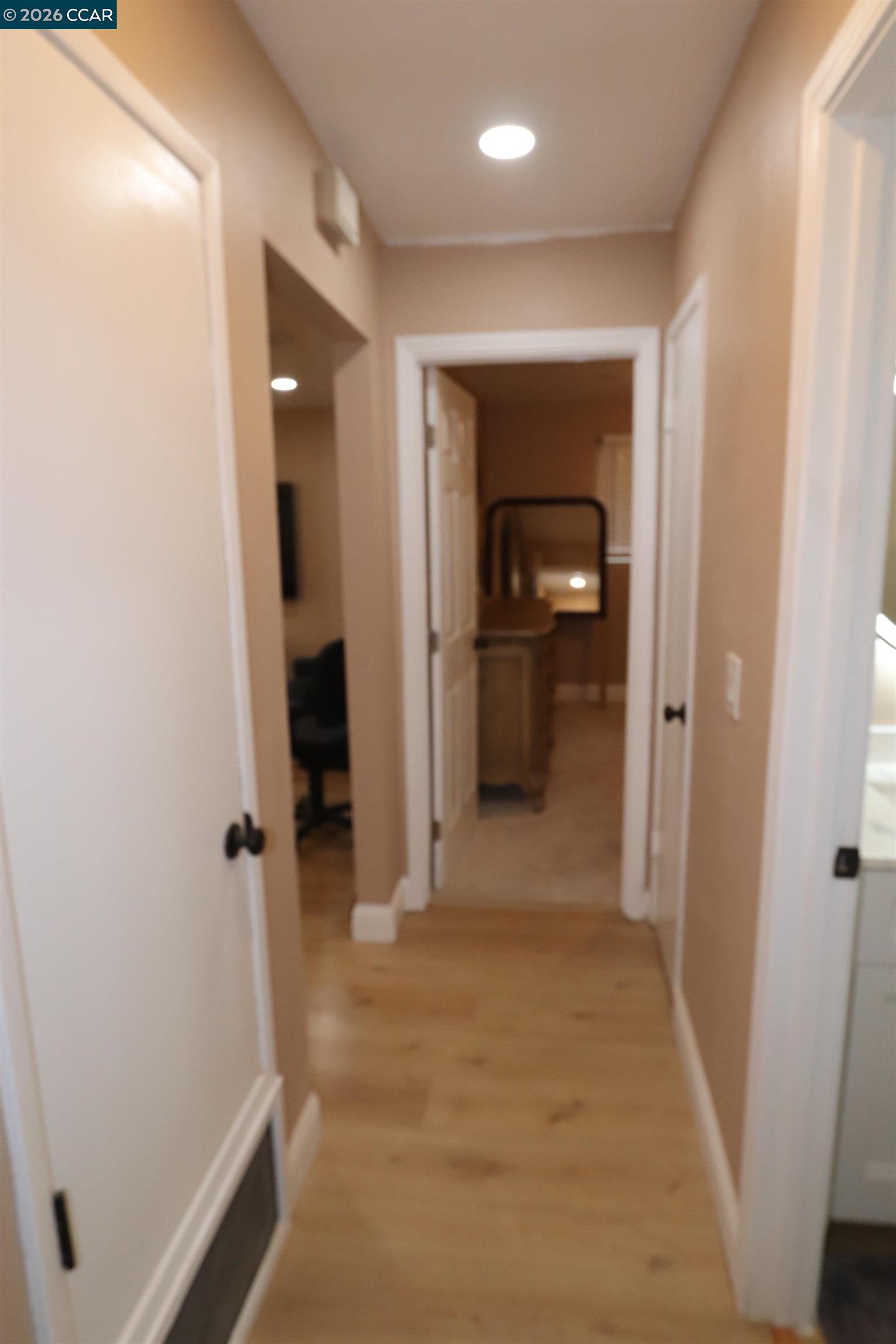 Photo #17: 41122673 Listing: Photo #17