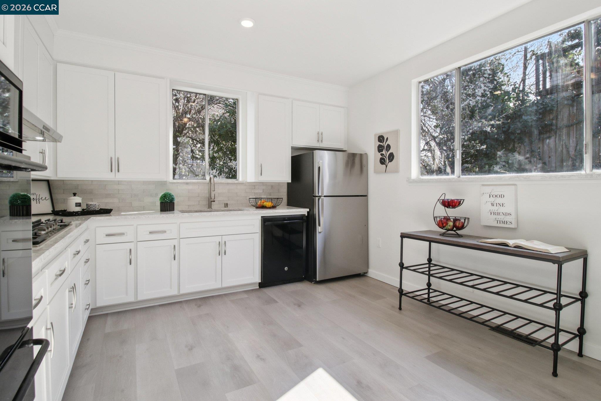 Detail Gallery Image 11 of 32 For 211 Delfino Ave, Richmond,  CA 94801 - 2 Beds | 1 Baths