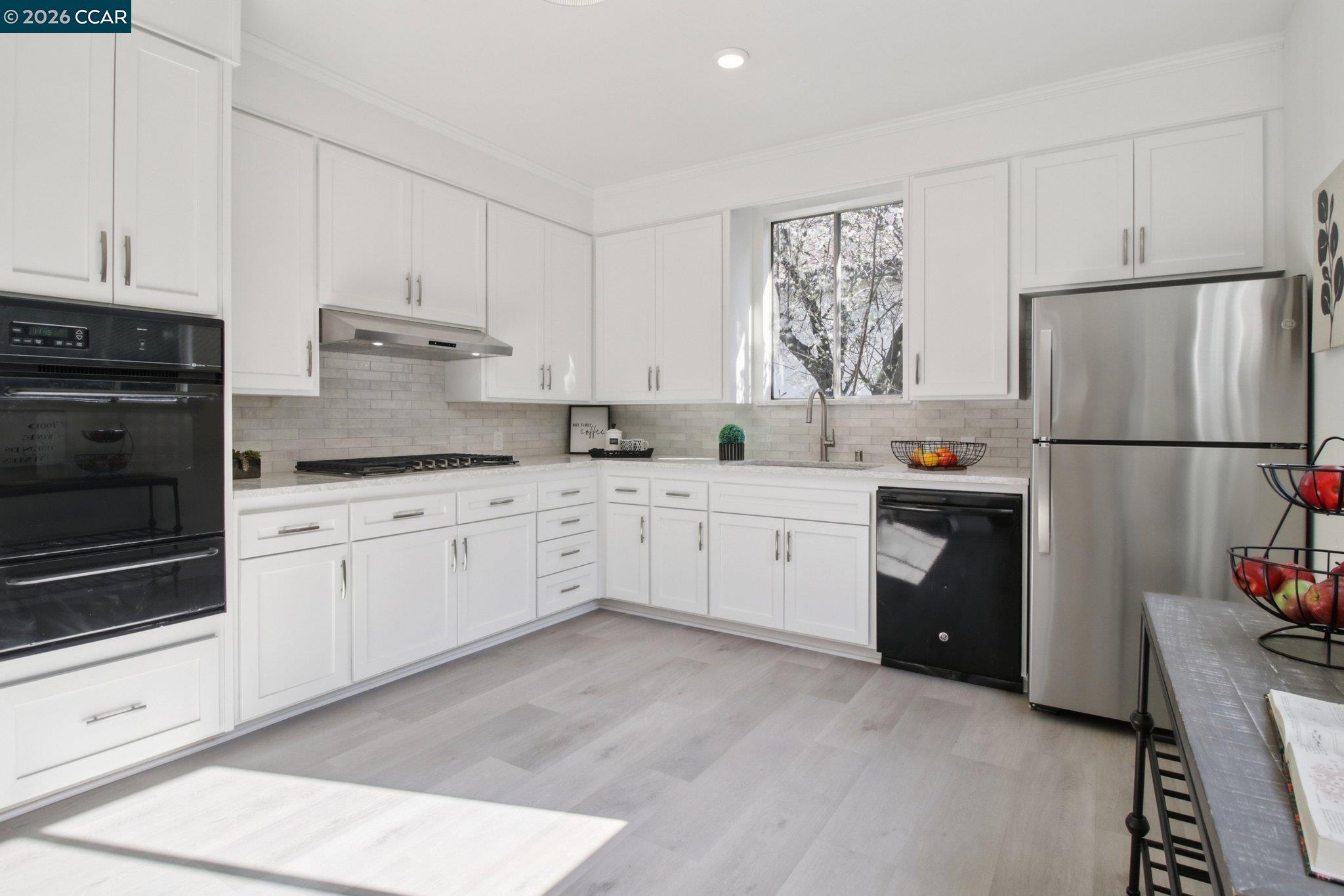 Detail Gallery Image 12 of 32 For 211 Delfino Ave, Richmond,  CA 94801 - 2 Beds | 1 Baths