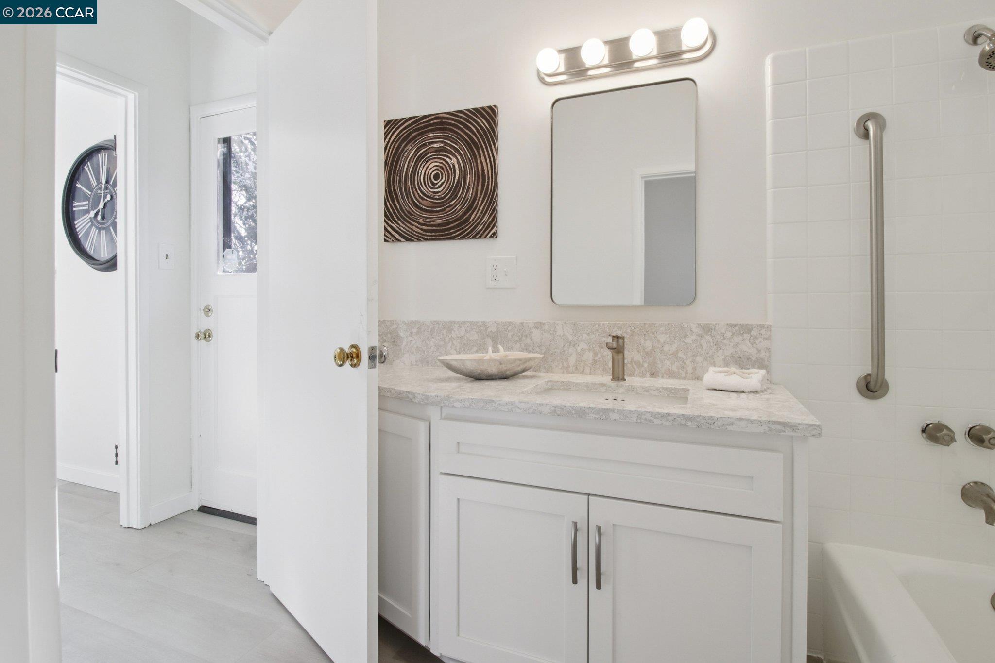 Detail Gallery Image 16 of 32 For 211 Delfino Ave, Richmond,  CA 94801 - 2 Beds | 1 Baths