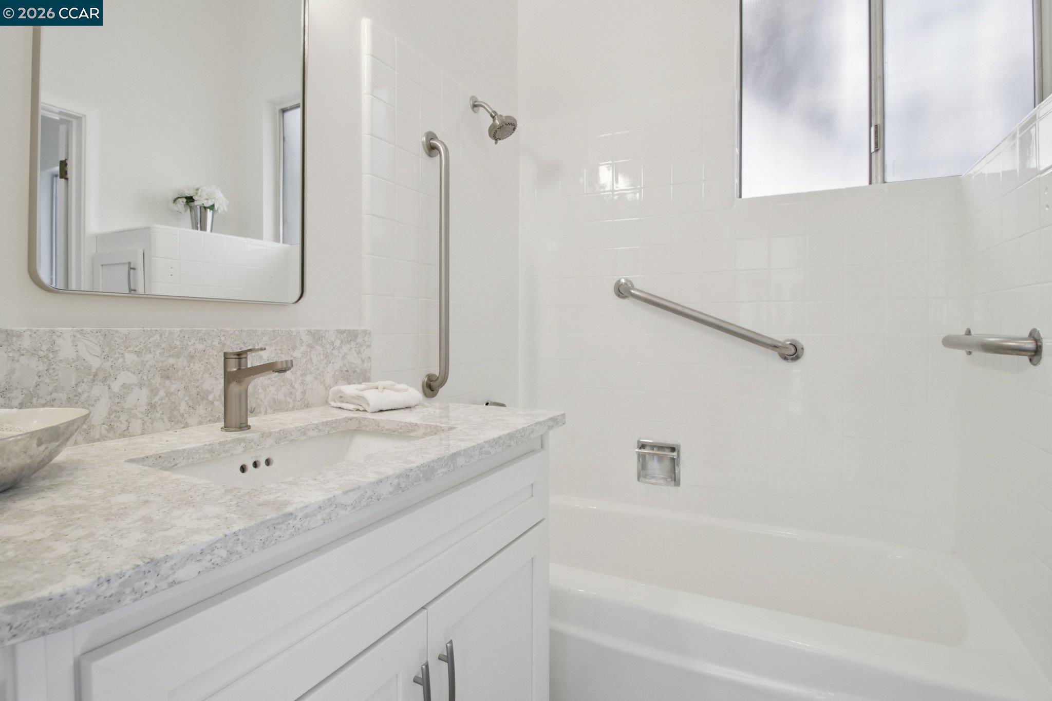 Detail Gallery Image 17 of 32 For 211 Delfino Ave, Richmond,  CA 94801 - 2 Beds | 1 Baths