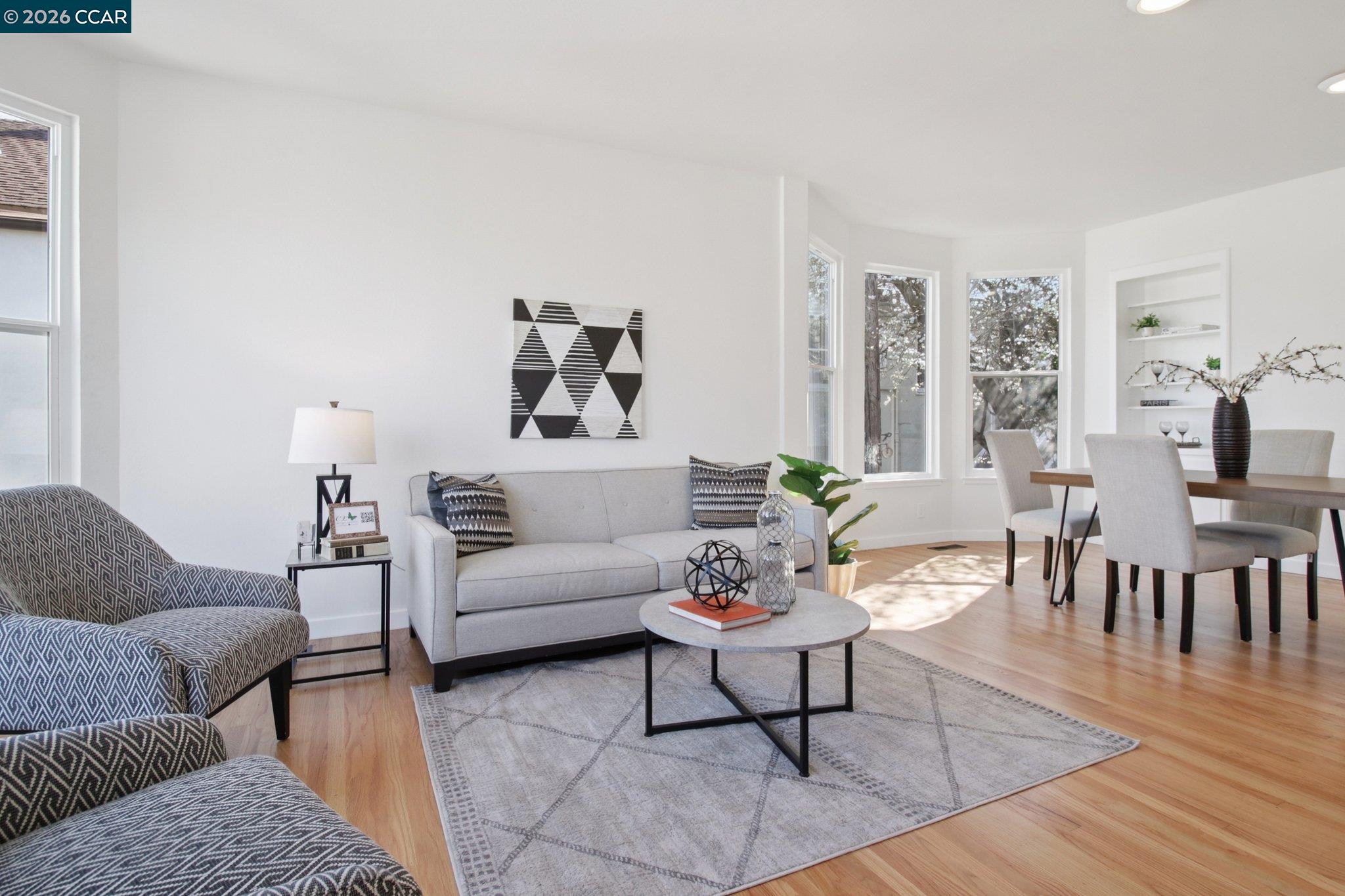 Detail Gallery Image 3 of 32 For 211 Delfino Ave, Richmond,  CA 94801 - 2 Beds | 1 Baths