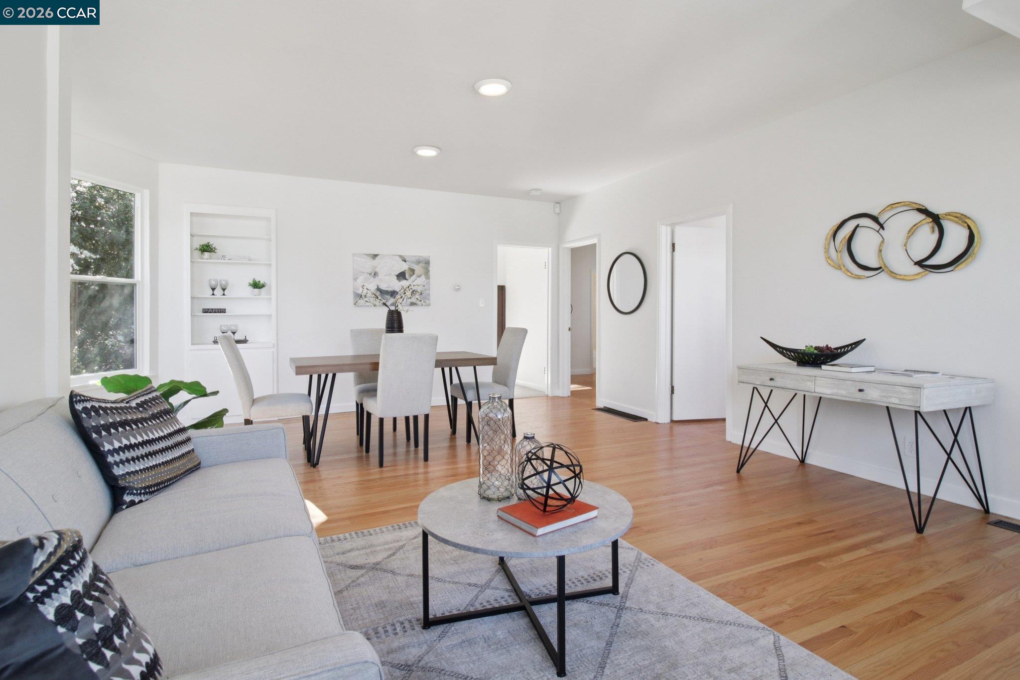 Detail Gallery Image 4 of 32 For 211 Delfino Ave, Richmond,  CA 94801 - 2 Beds | 1 Baths