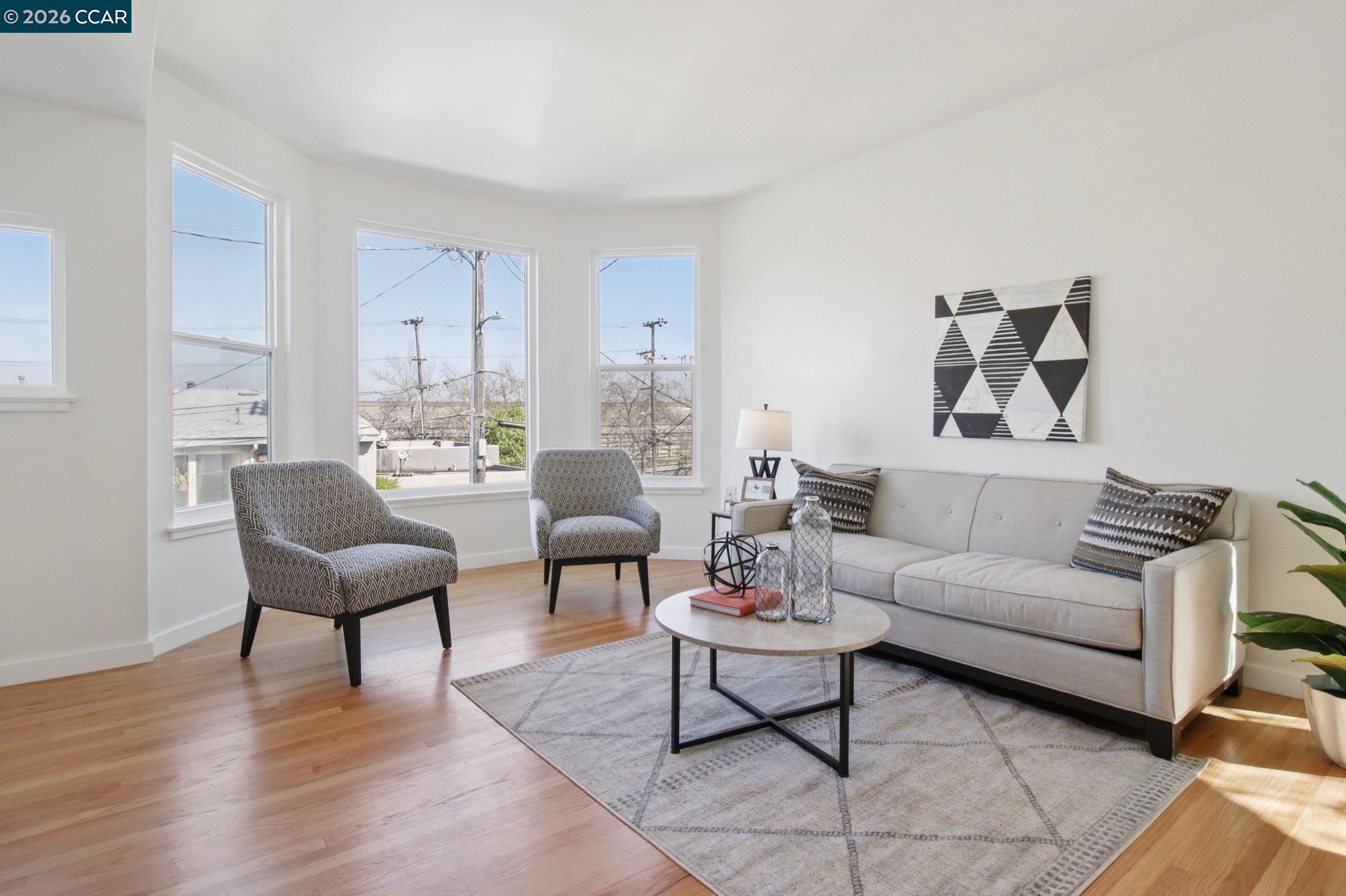 Detail Gallery Image 5 of 32 For 211 Delfino Ave, Richmond,  CA 94801 - 2 Beds | 1 Baths