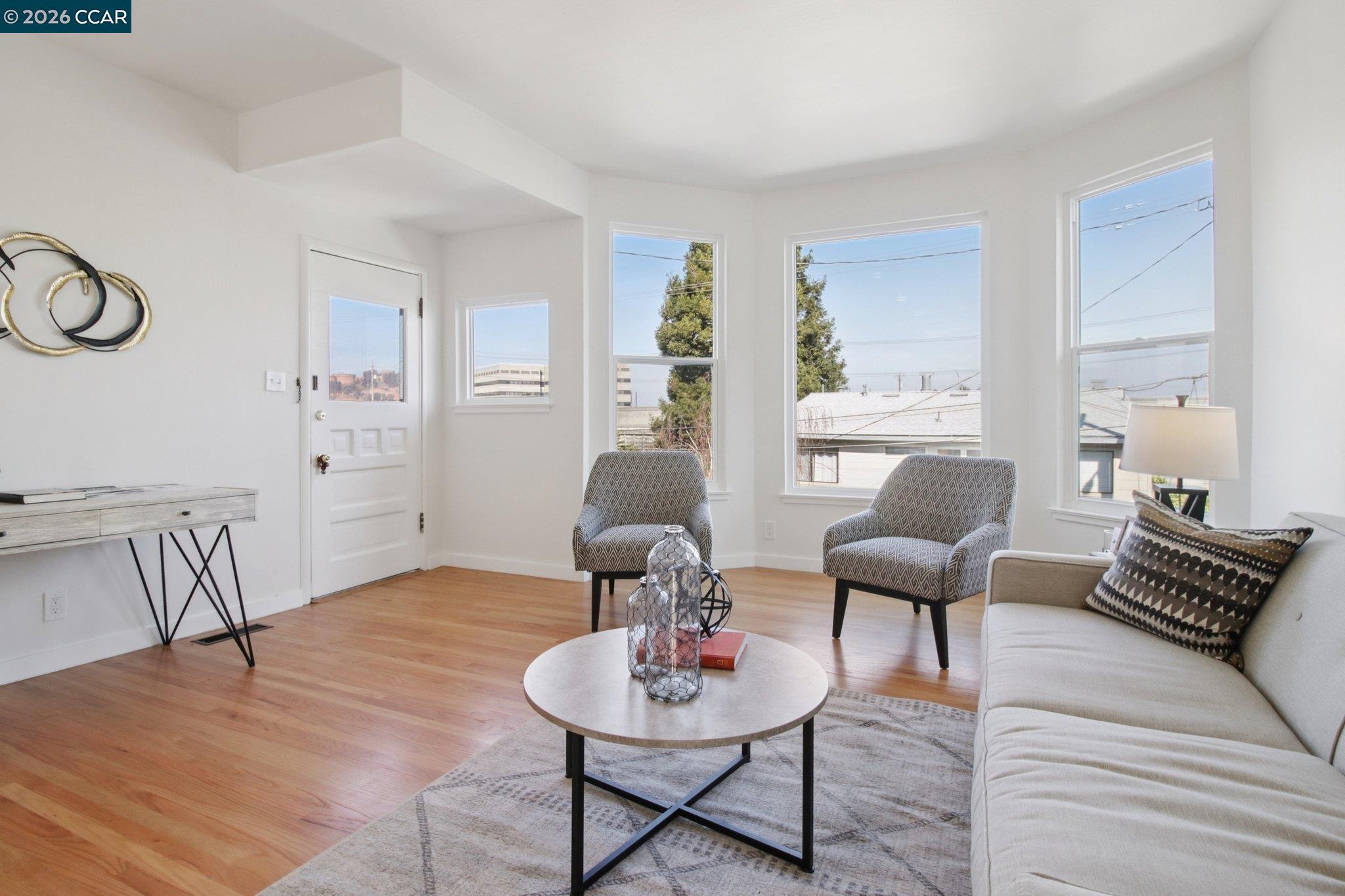 Detail Gallery Image 6 of 32 For 211 Delfino Ave, Richmond,  CA 94801 - 2 Beds | 1 Baths