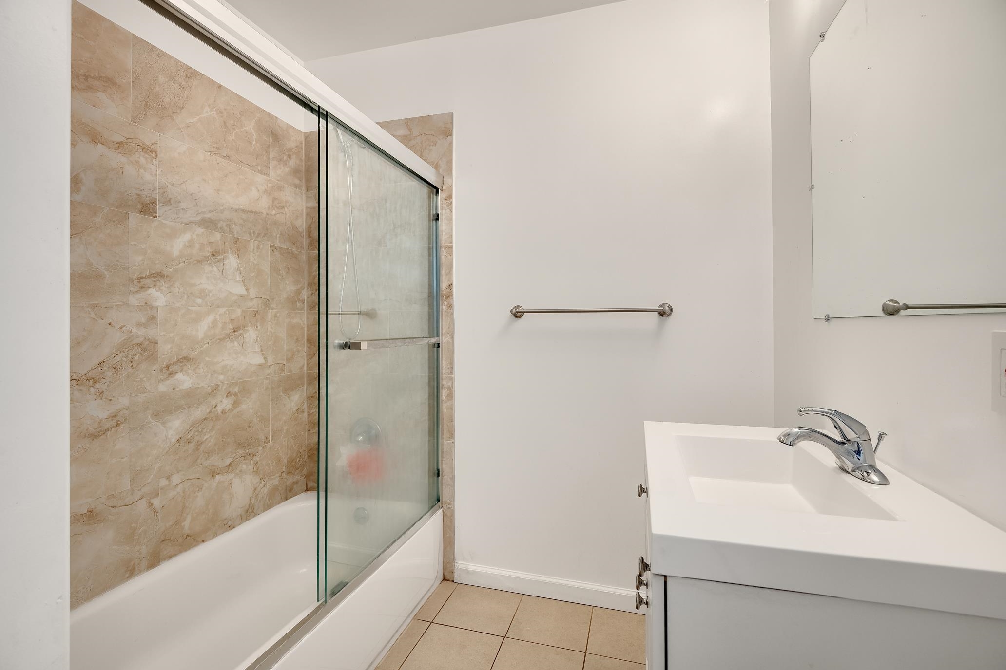 Detail Gallery Image 6 of 12 For 275 Haas Ave, San Leandro,  CA 94577 - 4 Beds | 2 Baths