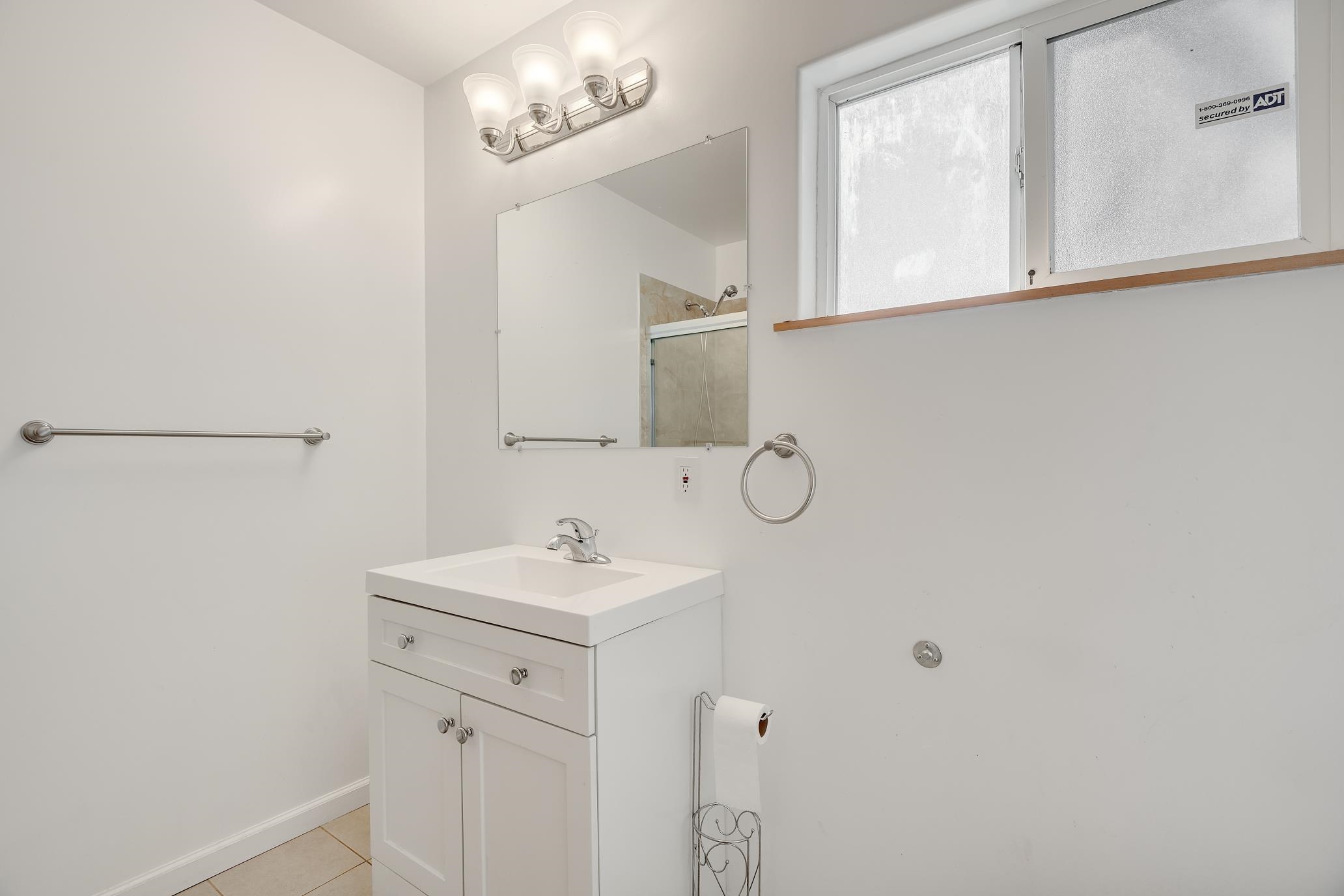 Detail Gallery Image 7 of 12 For 275 Haas Ave, San Leandro,  CA 94577 - 4 Beds | 2 Baths