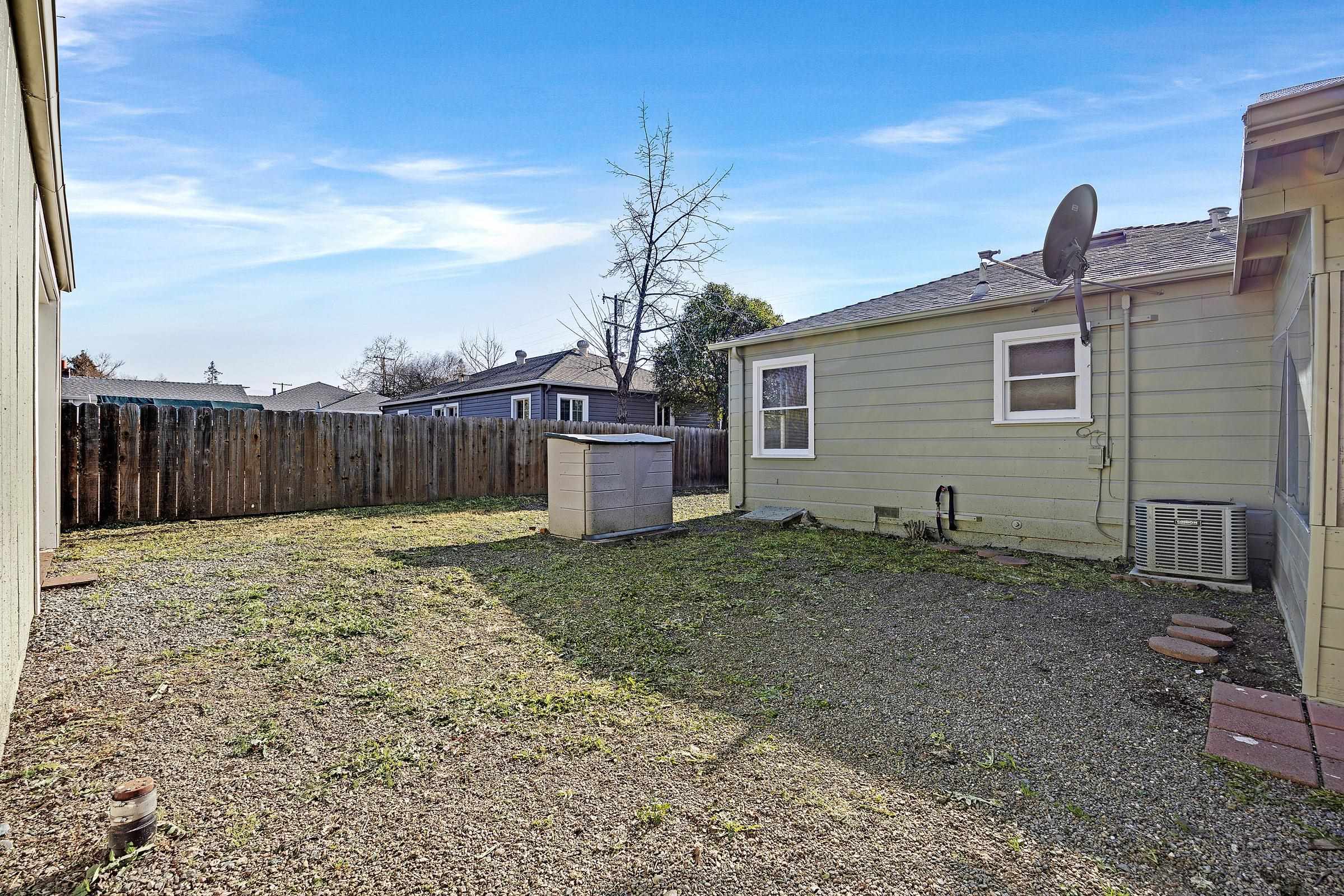 Detail Gallery Image 15 of 60 For 1834 Venice Dr, Concord,  CA 94519 - 3 Beds | 1 Baths