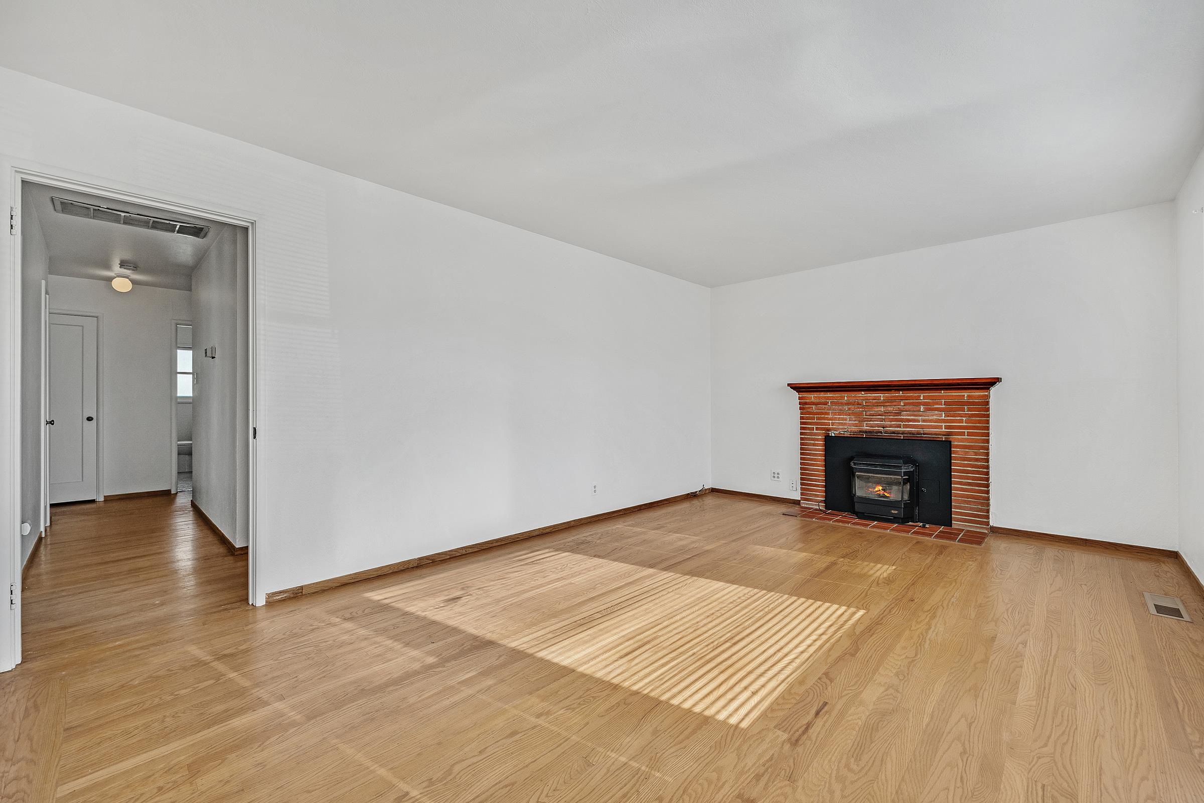 Detail Gallery Image 34 of 60 For 1834 Venice Dr, Concord,  CA 94519 - 3 Beds | 1 Baths