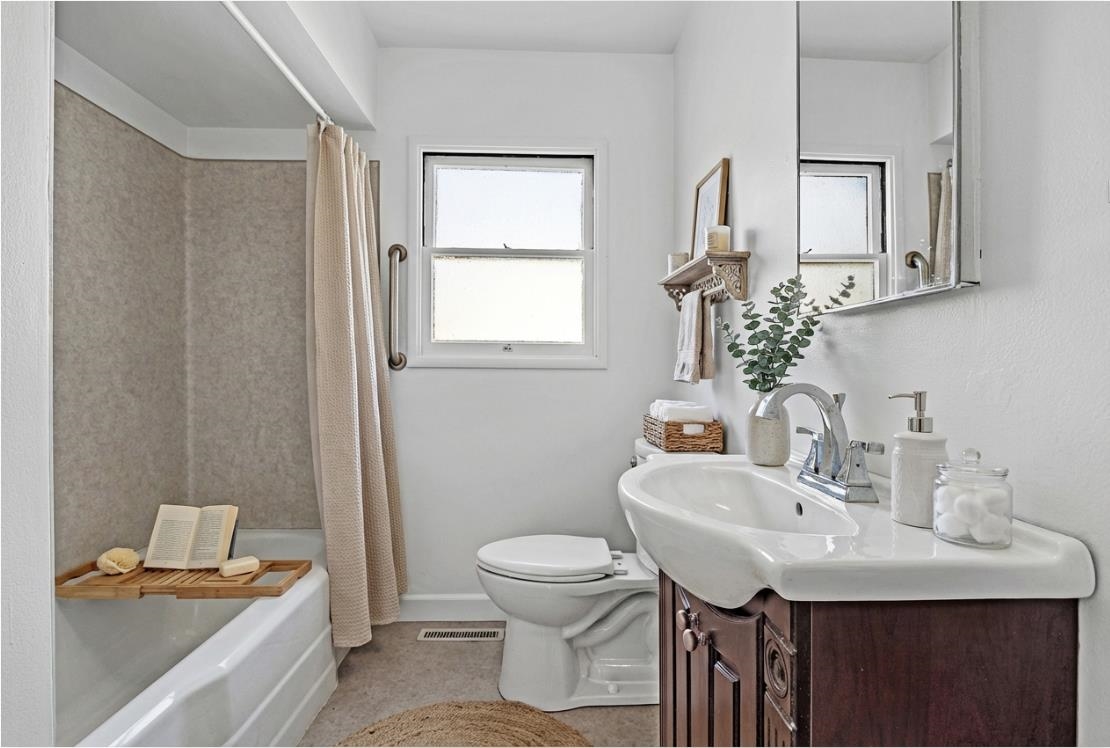 Detail Gallery Image 9 of 60 For 1834 Venice Dr, Concord,  CA 94519 - 3 Beds | 1 Baths