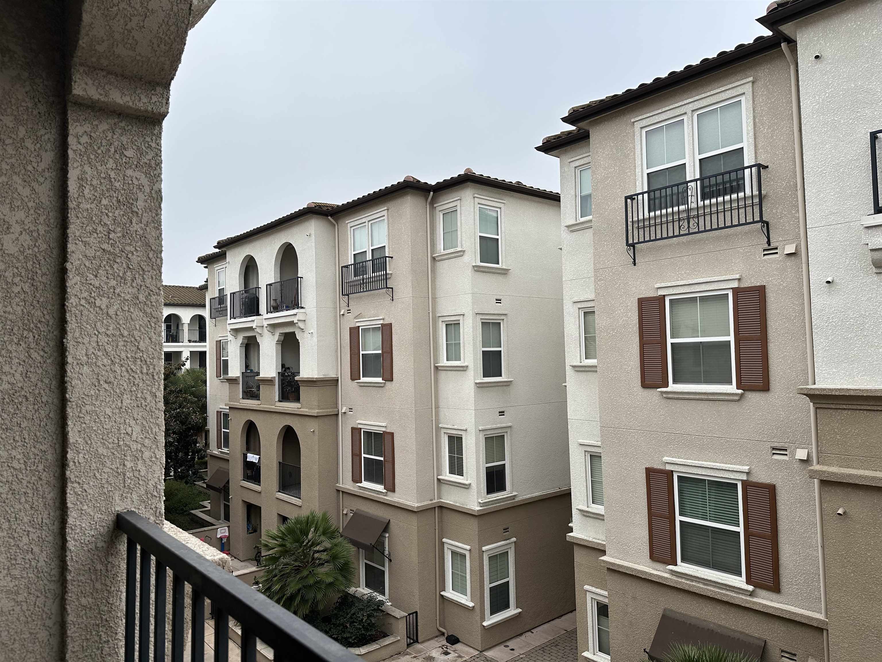 Detail Gallery Image 2 of 10 For 3420 Finnian Way #328,  Dublin,  CA 94568 - 1 Beds | 1 Baths