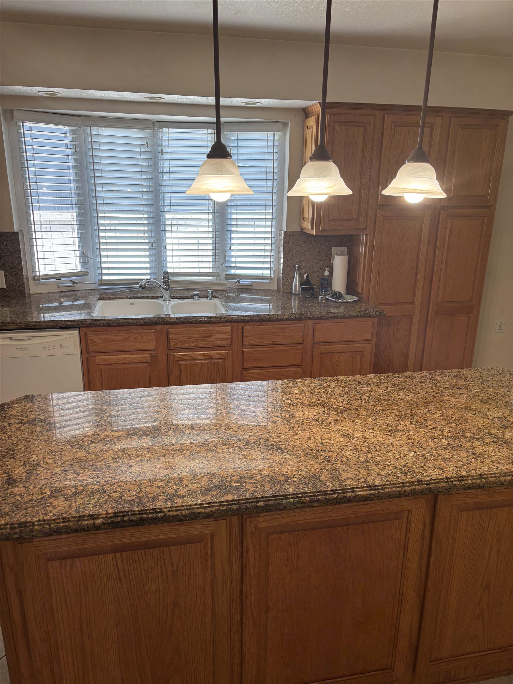 Detail Gallery Image 2 of 7 For 1310 B St, Antioch,  CA 94509 - 3 Beds | 2 Baths