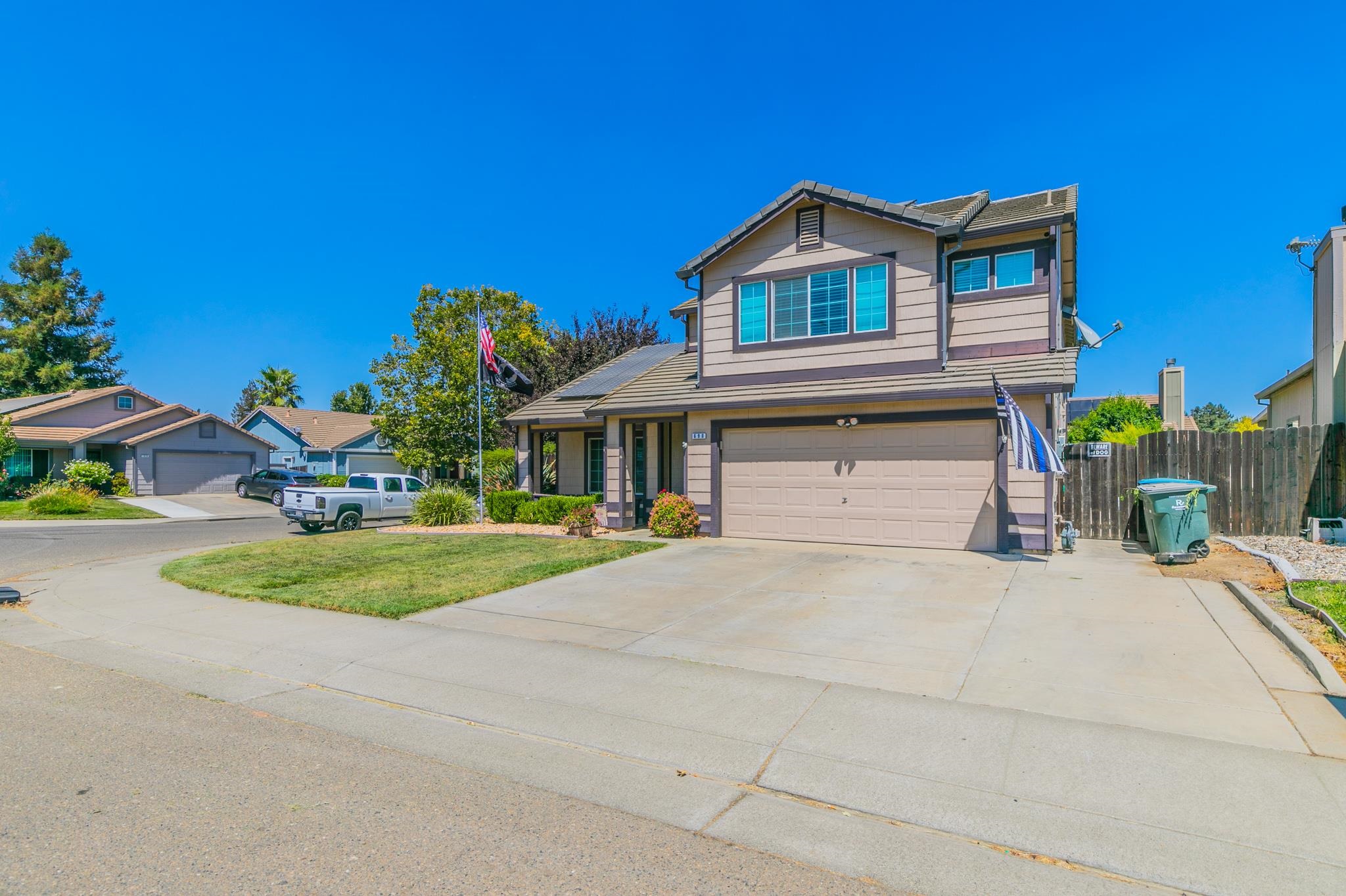 Detail Gallery Image 3 of 32 For 690 Woodard Way, Dixon,  CA 95620 - 4 Beds | 3 Baths