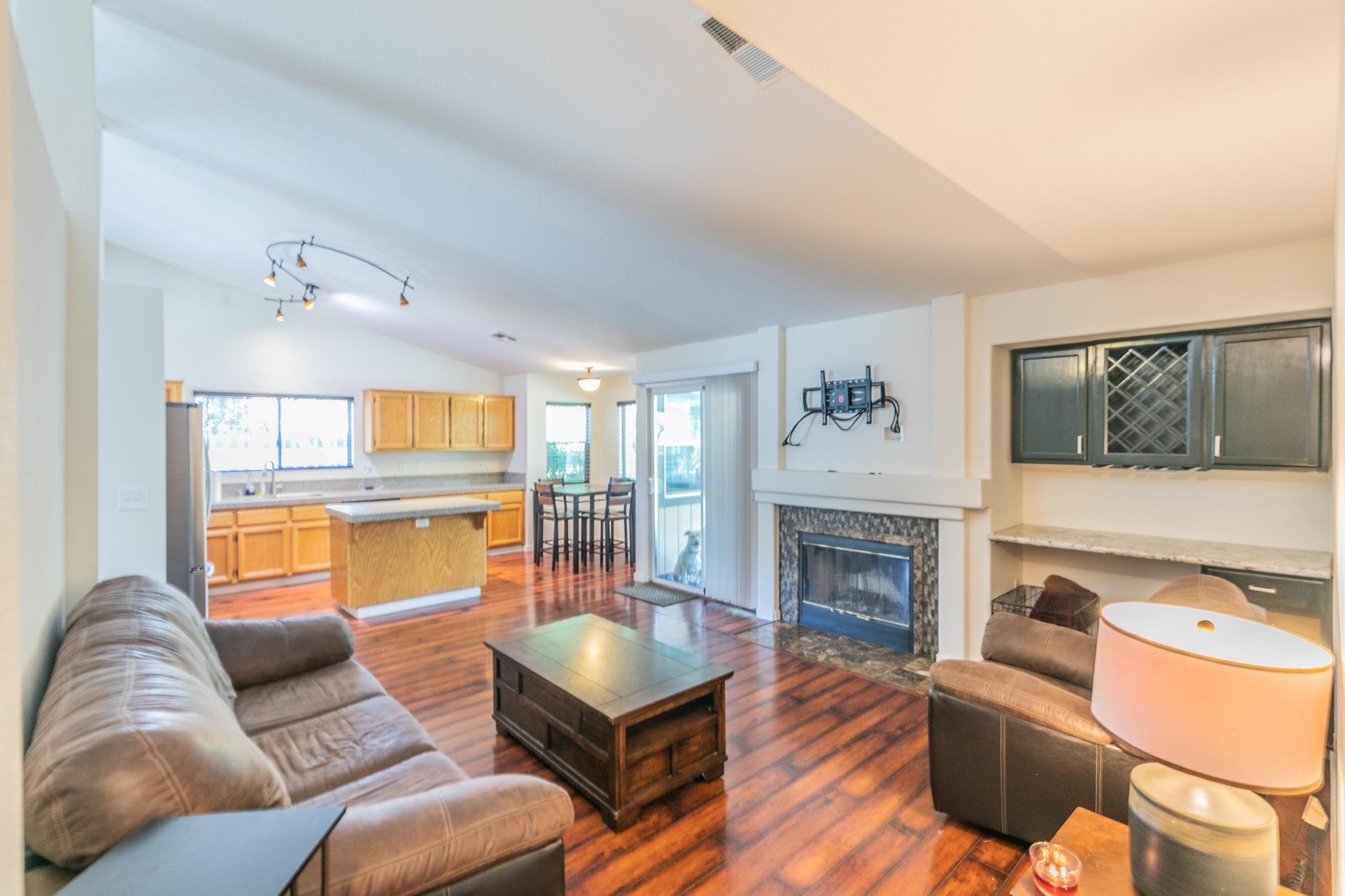 Detail Gallery Image 22 of 32 For 690 Woodard Way, Dixon,  CA 95620 - 4 Beds | 3 Baths