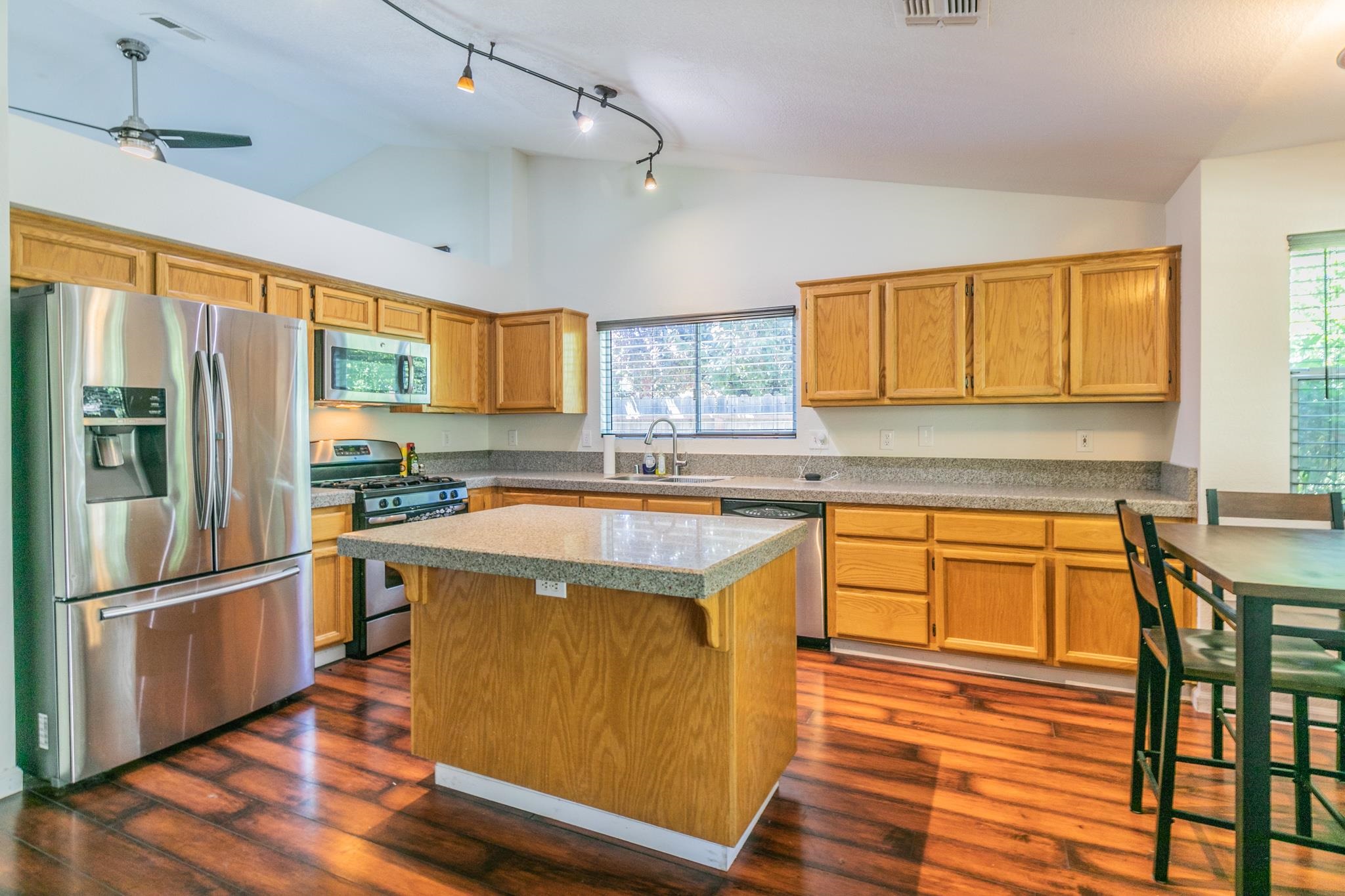 Detail Gallery Image 29 of 32 For 690 Woodard Way, Dixon,  CA 95620 - 4 Beds | 3 Baths