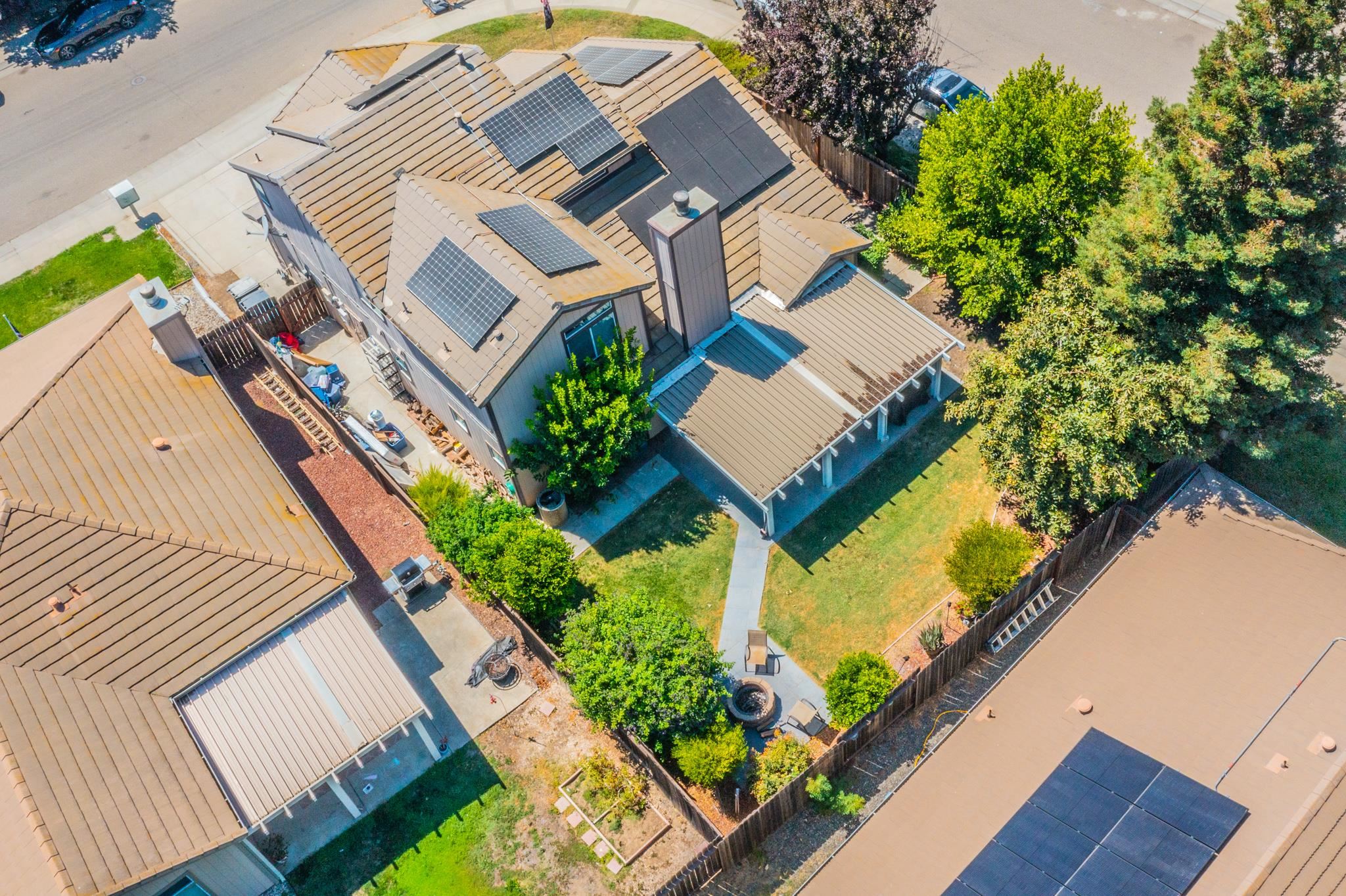 Detail Gallery Image 4 of 32 For 690 Woodard Way, Dixon,  CA 95620 - 4 Beds | 3 Baths