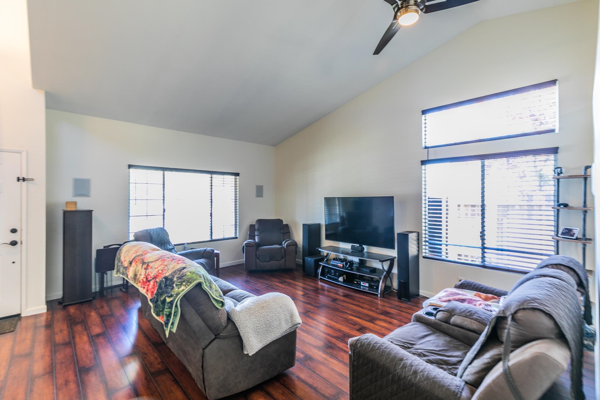 Detail Gallery Image 32 of 32 For 690 Woodard Way, Dixon,  CA 95620 - 4 Beds | 3 Baths