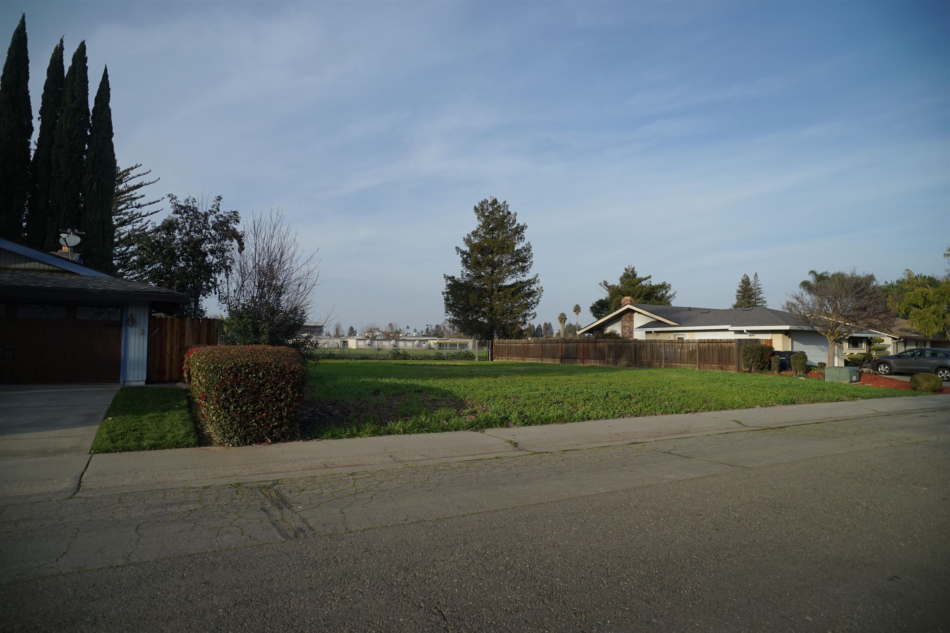 Detail Gallery Image 8 of 10 For 763 Westlite Cir, Sacramento,  CA 95831 - – Beds | – Baths