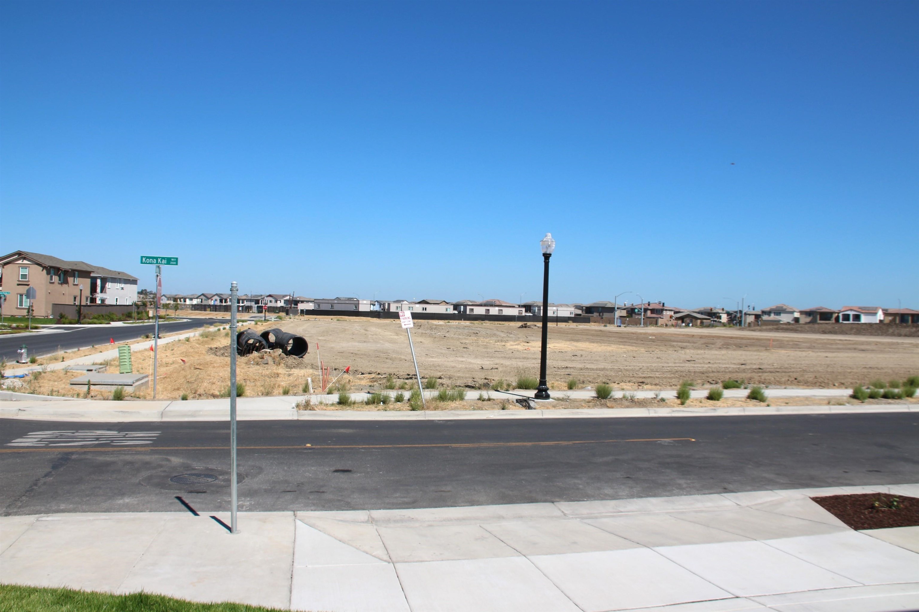 Detail Gallery Image 17 of 44 For 3596 Kona Kai Way, Sacramento,  CA 95835 - 5 Beds | 3 Baths