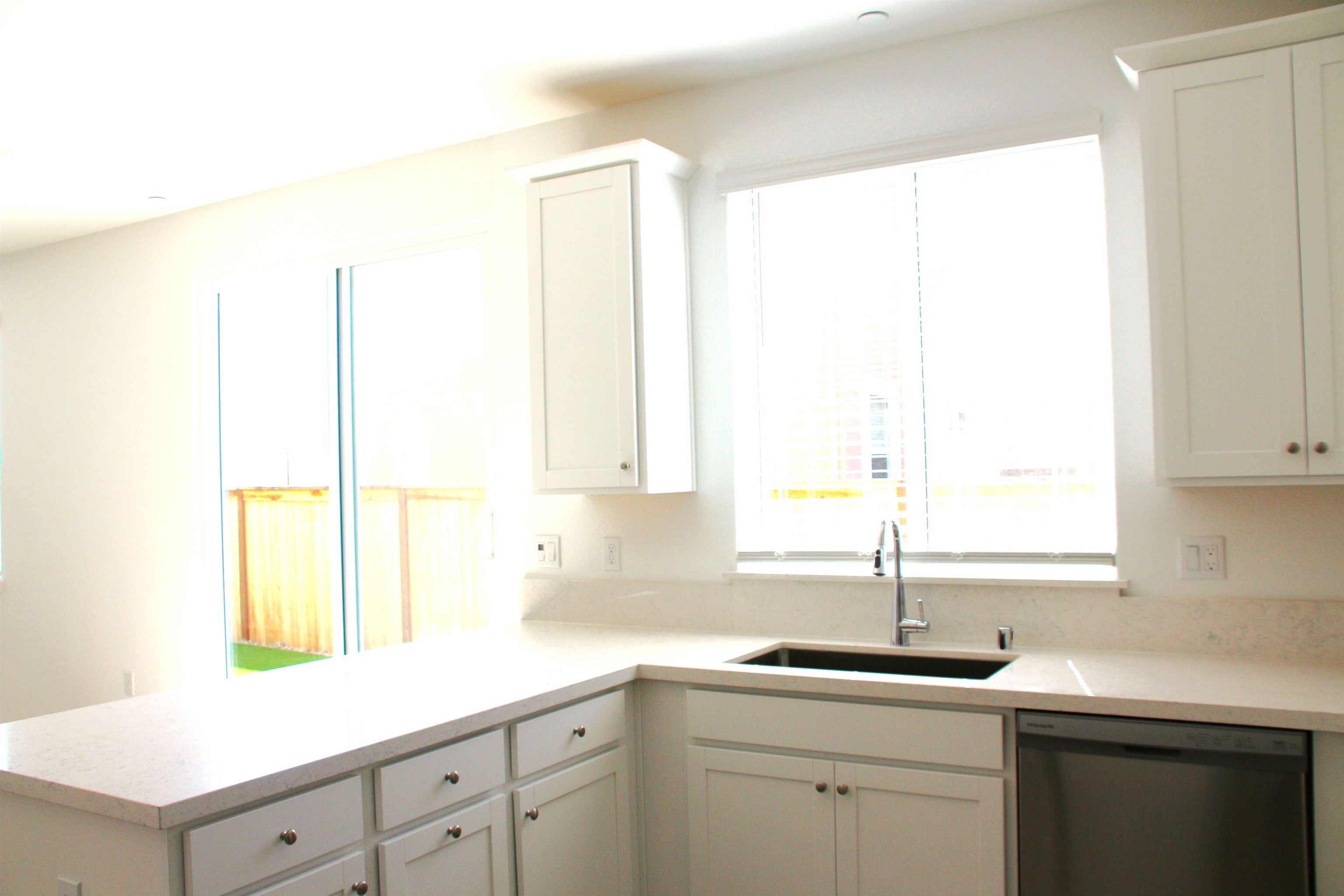 Detail Gallery Image 25 of 44 For 3596 Kona Kai Way, Sacramento,  CA 95835 - 5 Beds | 3 Baths