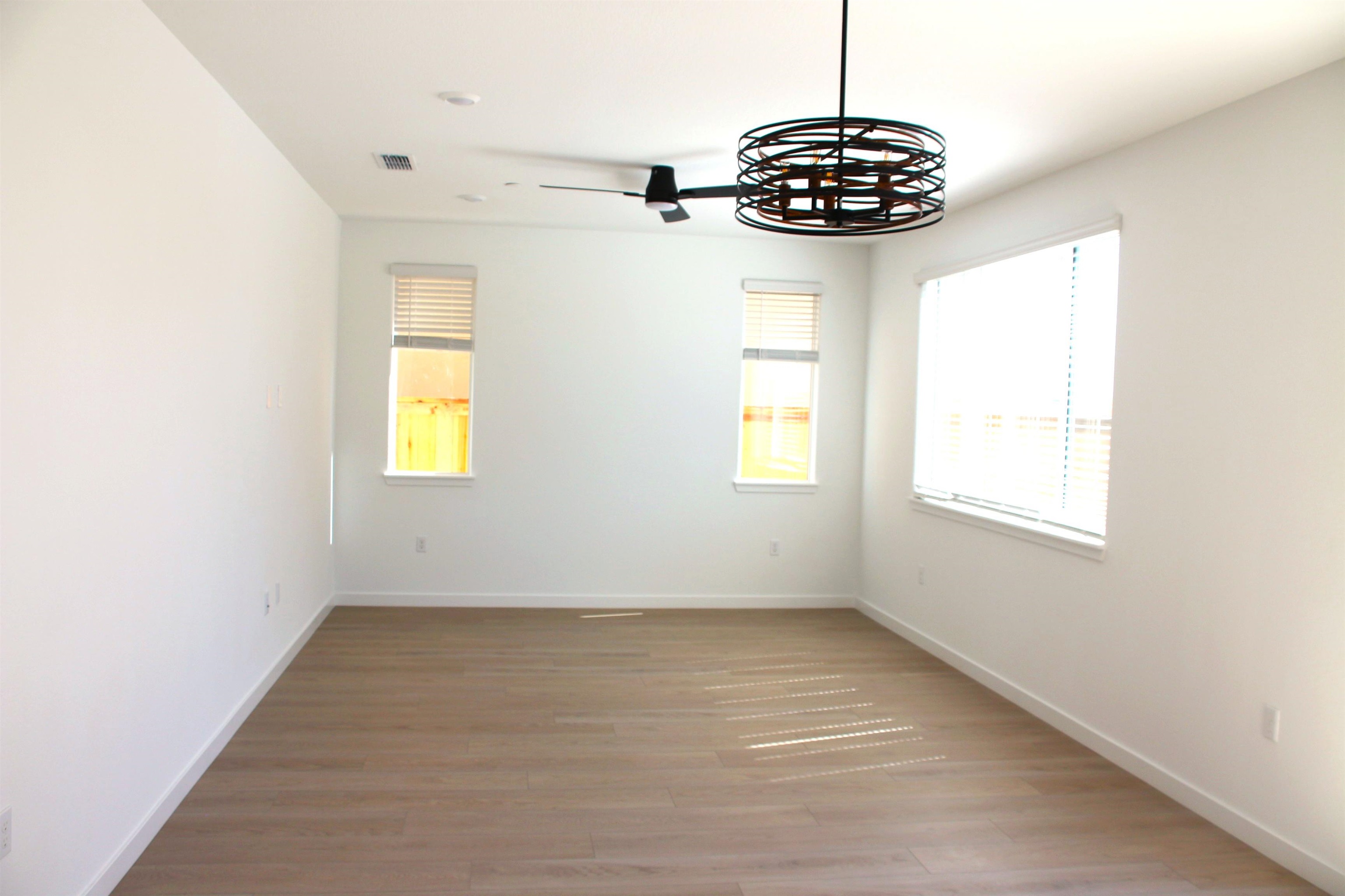 Detail Gallery Image 30 of 44 For 3596 Kona Kai Way, Sacramento,  CA 95835 - 5 Beds | 3 Baths