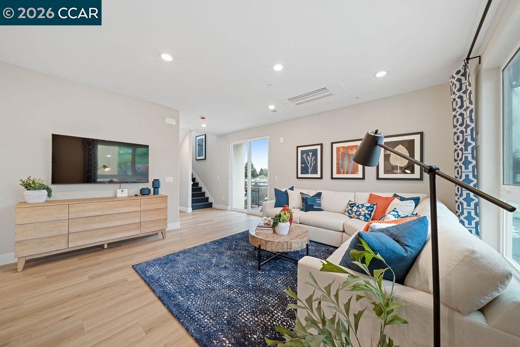 Photo #2: 41122690 Listing: Photo #2