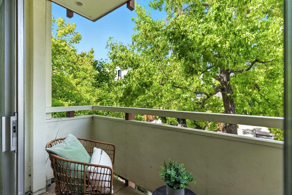 Detail Gallery Image 13 of 33 For 2601 College Ave #203,  Berkeley,  CA 94704 - 2 Beds | 1 Baths