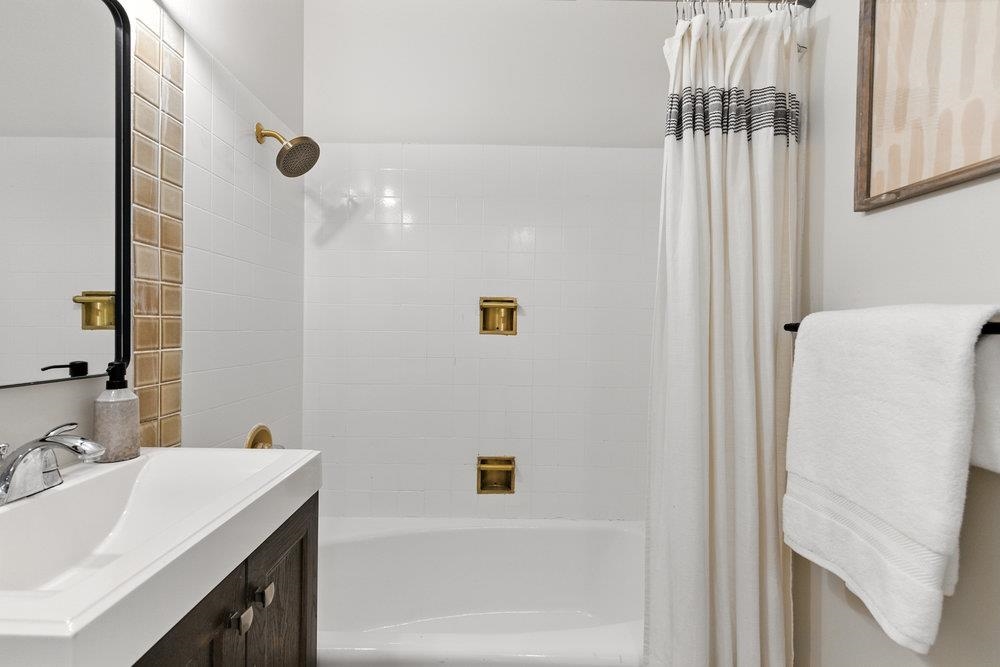 Detail Gallery Image 16 of 33 For 2601 College Ave #203,  Berkeley,  CA 94704 - 2 Beds | 1 Baths