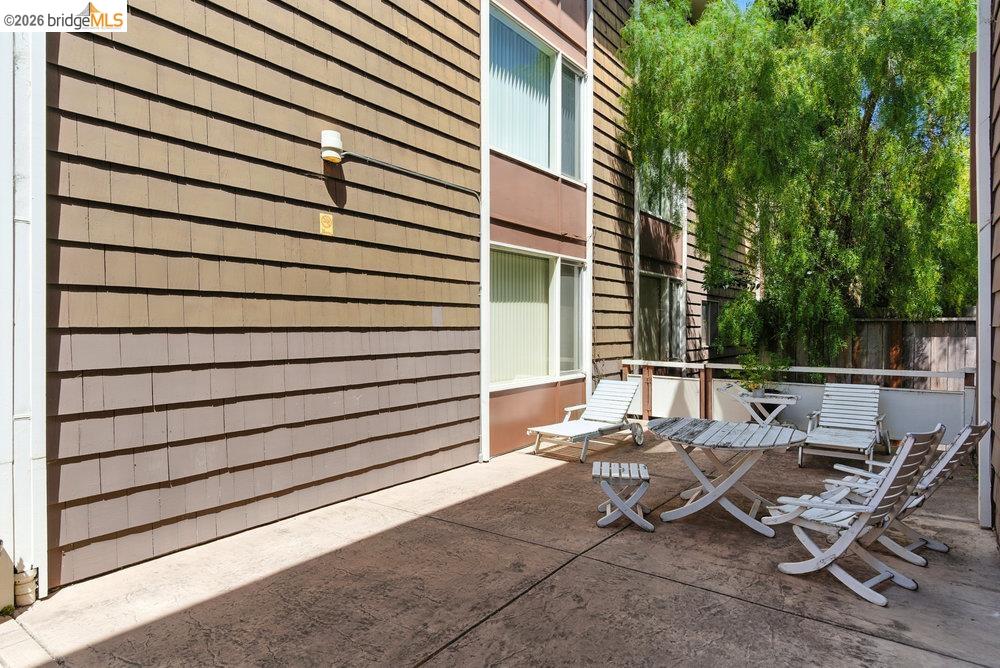Detail Gallery Image 28 of 33 For 2601 College Ave #203,  Berkeley,  CA 94704 - 2 Beds | 1 Baths