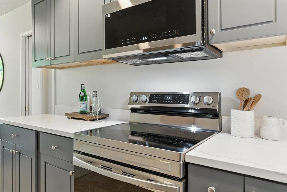 Detail Gallery Image 9 of 33 For 2601 College Ave #203,  Berkeley,  CA 94704 - 2 Beds | 1 Baths