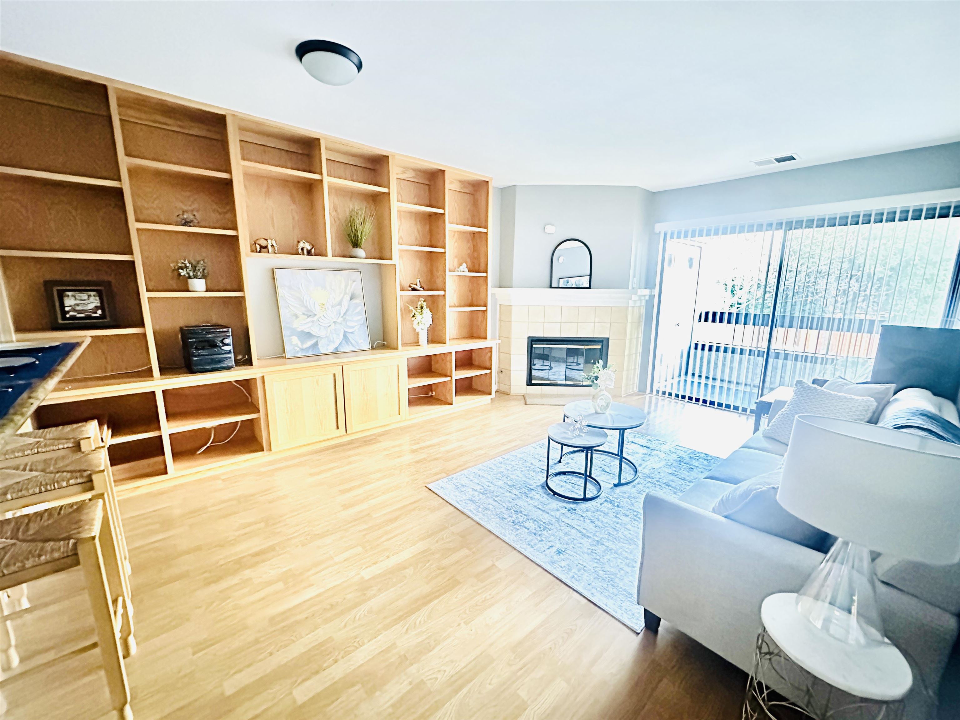 Front Image Thumbnail for BE41122693