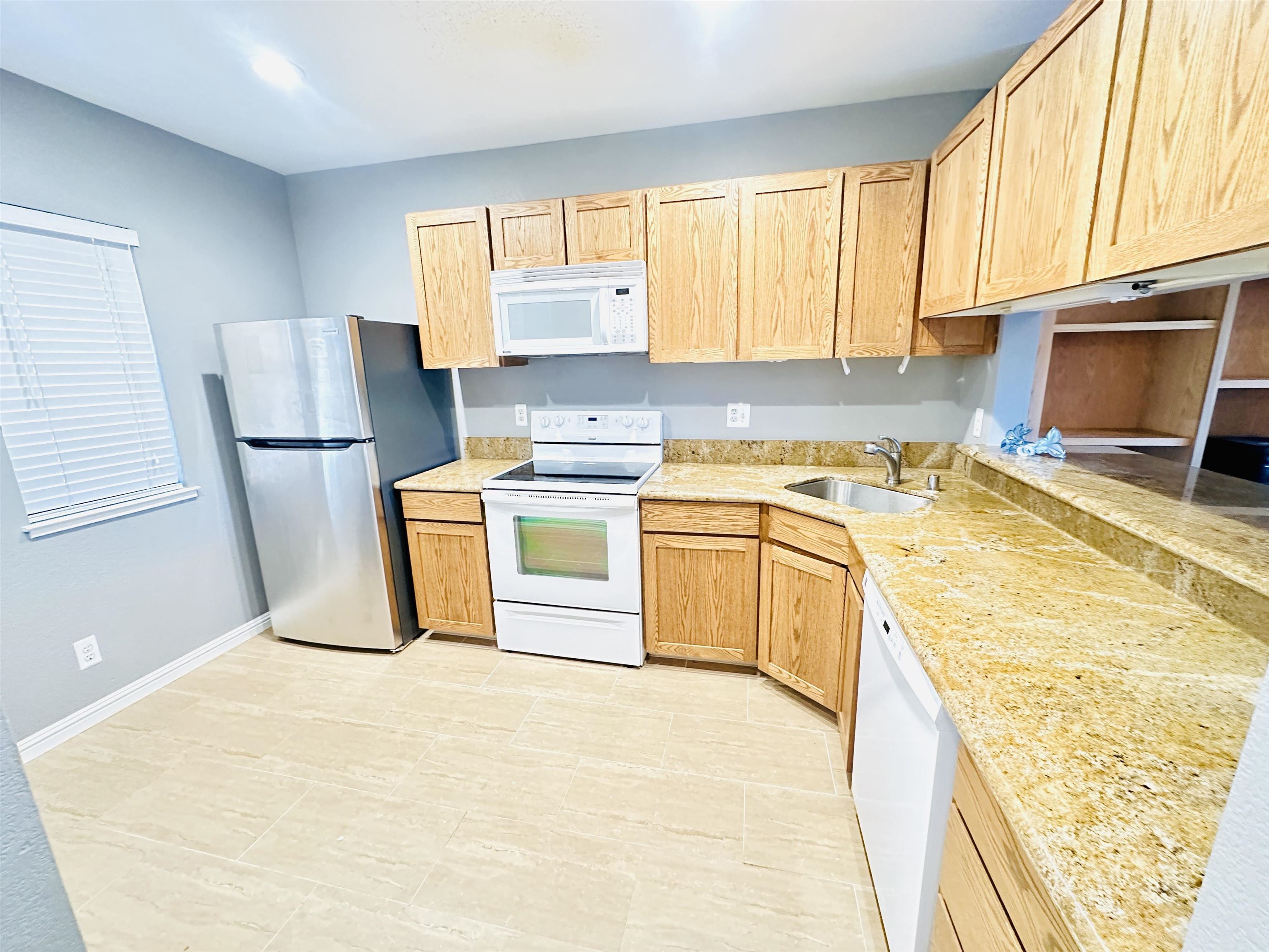 Photo #2: 41122693 Listing: Photo #2