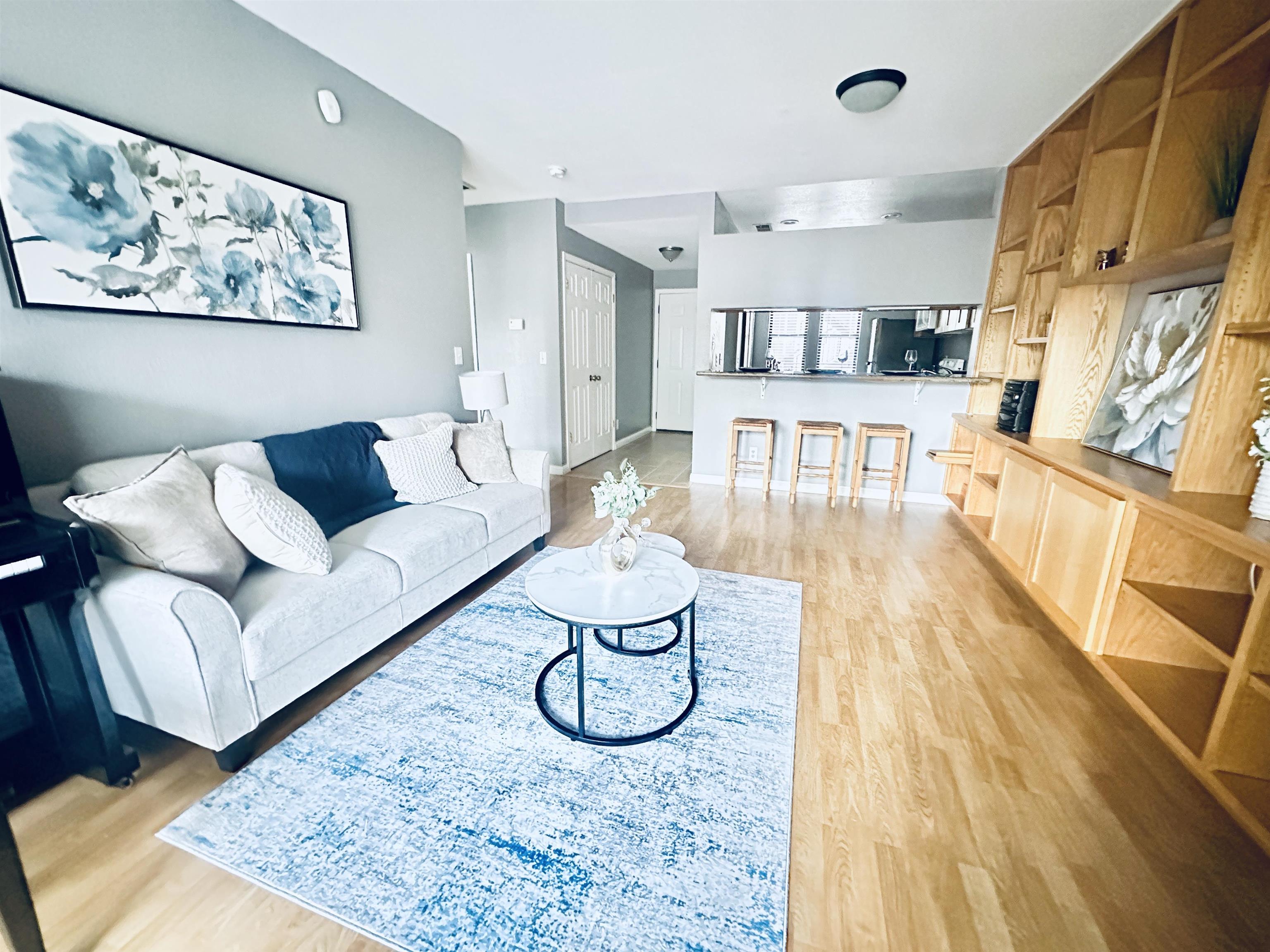 Detail Gallery Image 4 of 23 For 320 N Villa Way, Walnut Creek,  CA 94595 - 2 Beds | 2 Baths