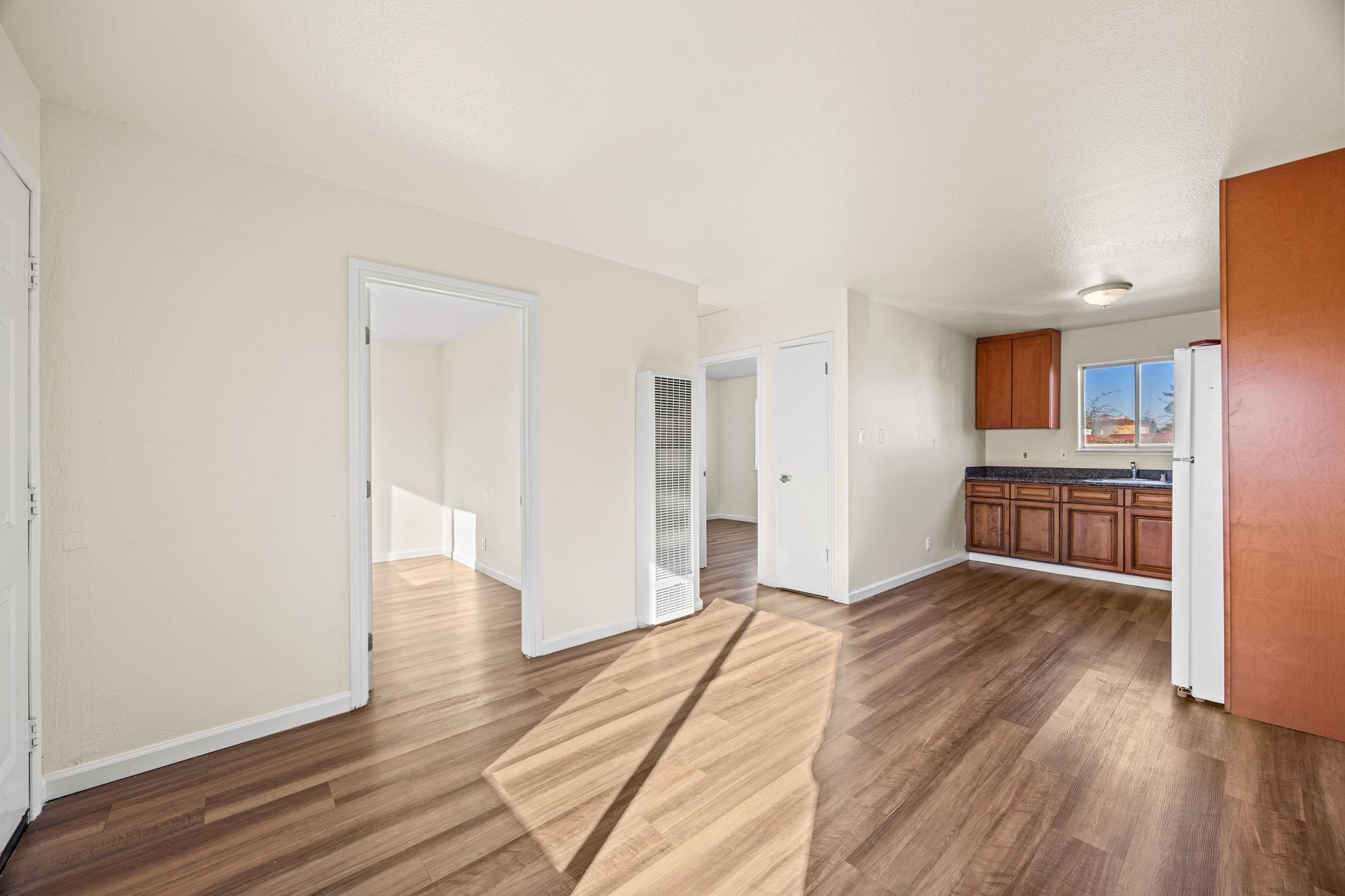 Detail Gallery Image 5 of 19 For 22241 S Garden Ave, Hayward,  CA 94541 - – Beds | – Baths