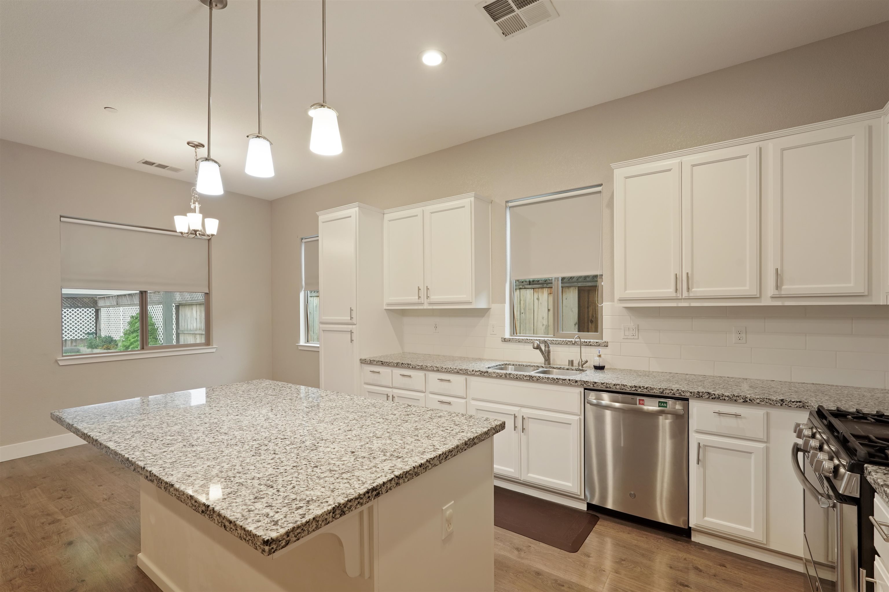 Detail Gallery Image 16 of 39 For 563 Bascule Dr, Oakdale,  CA 95361 - 4 Beds | 3 Baths