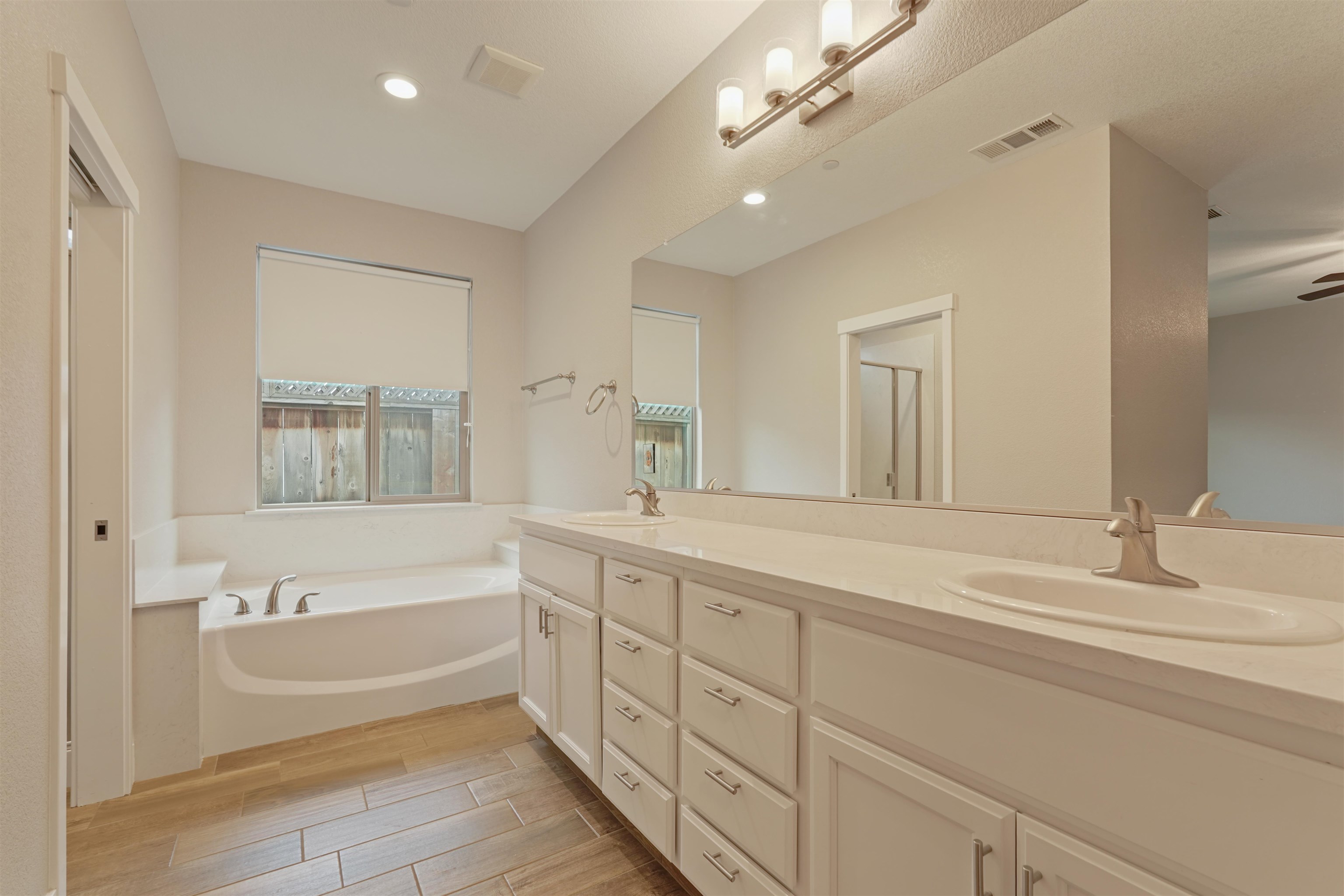 Detail Gallery Image 24 of 39 For 563 Bascule Dr, Oakdale,  CA 95361 - 4 Beds | 3 Baths