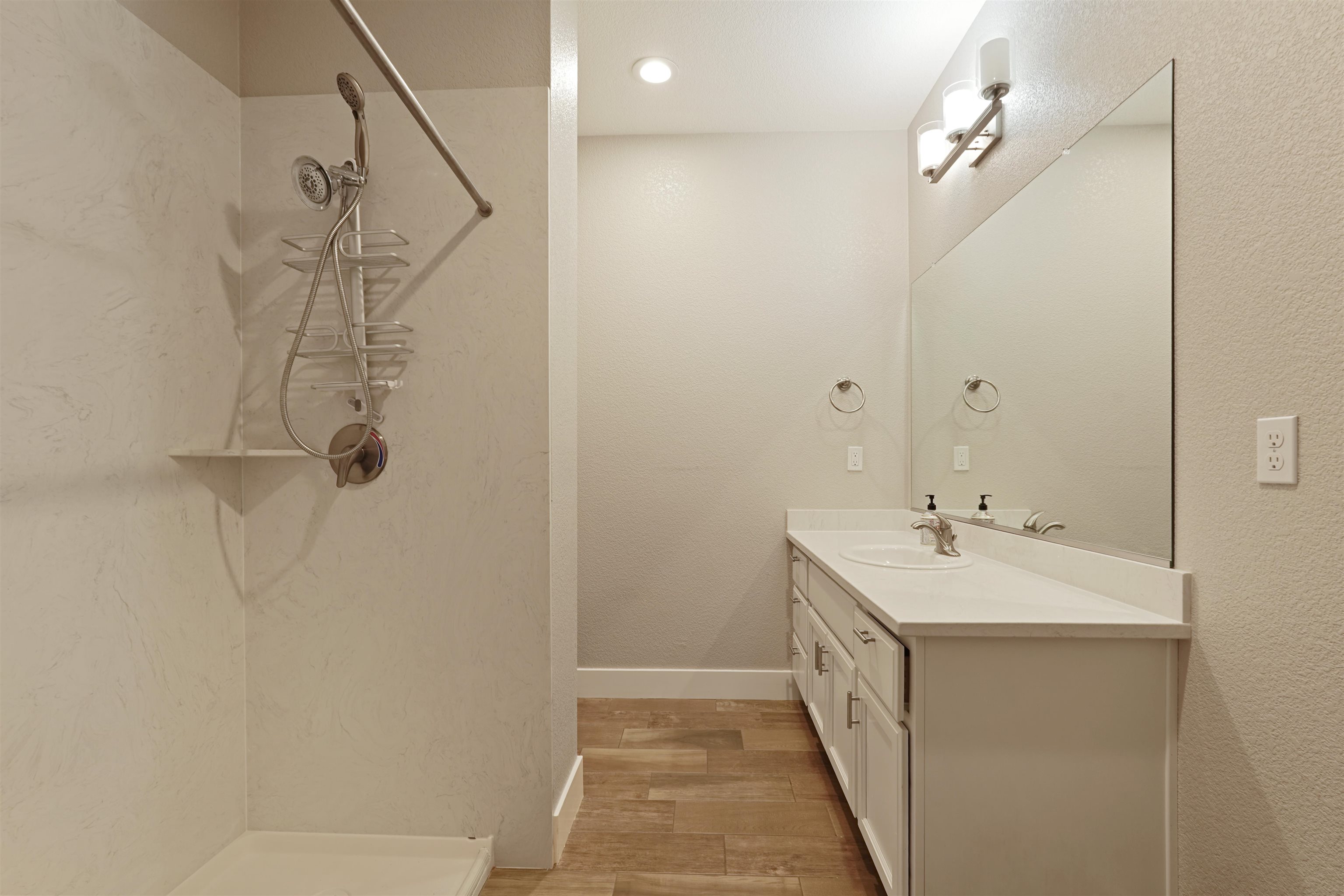 Detail Gallery Image 28 of 39 For 563 Bascule Dr, Oakdale,  CA 95361 - 4 Beds | 3 Baths