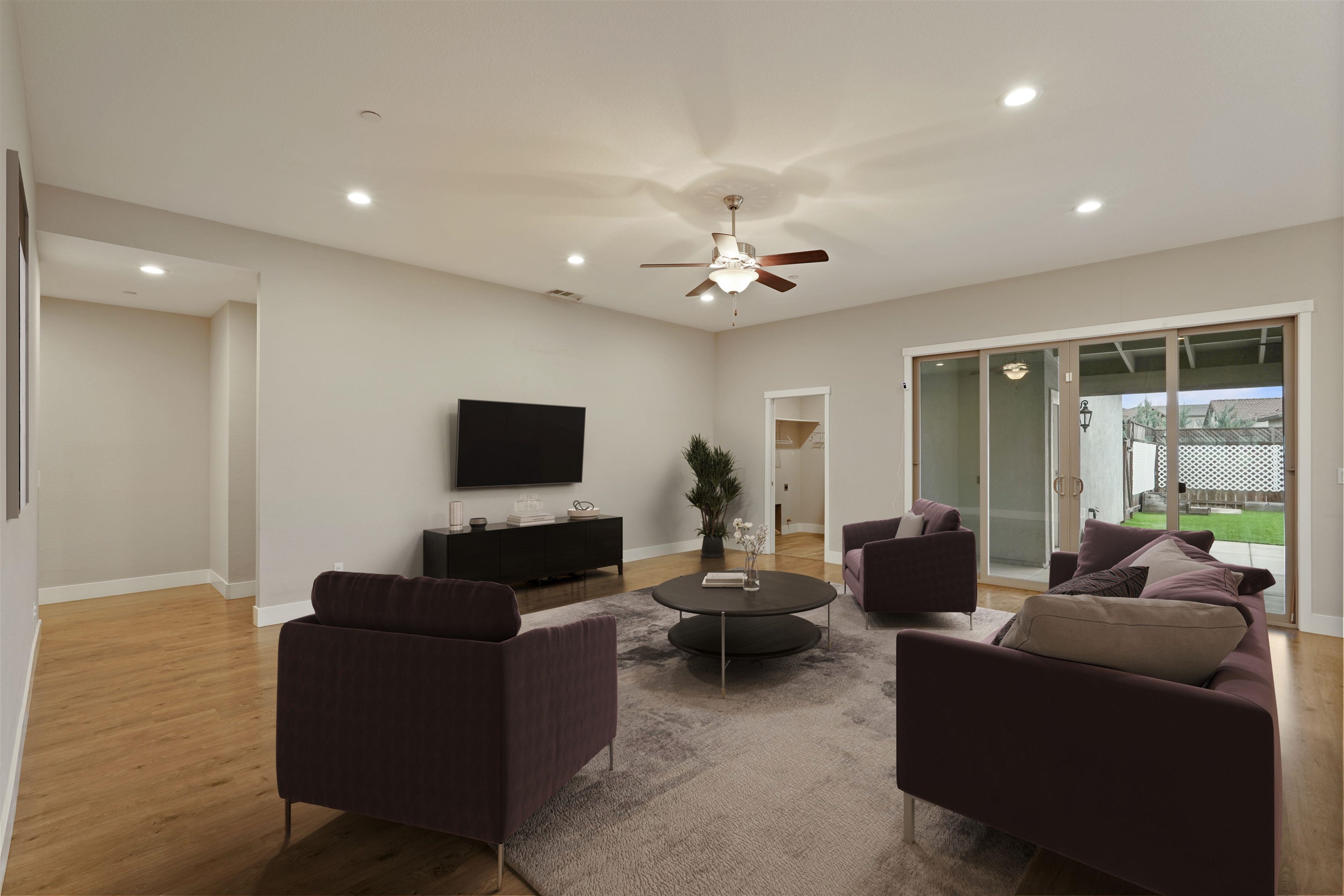 Detail Gallery Image 4 of 39 For 563 Bascule Dr, Oakdale,  CA 95361 - 4 Beds | 3 Baths